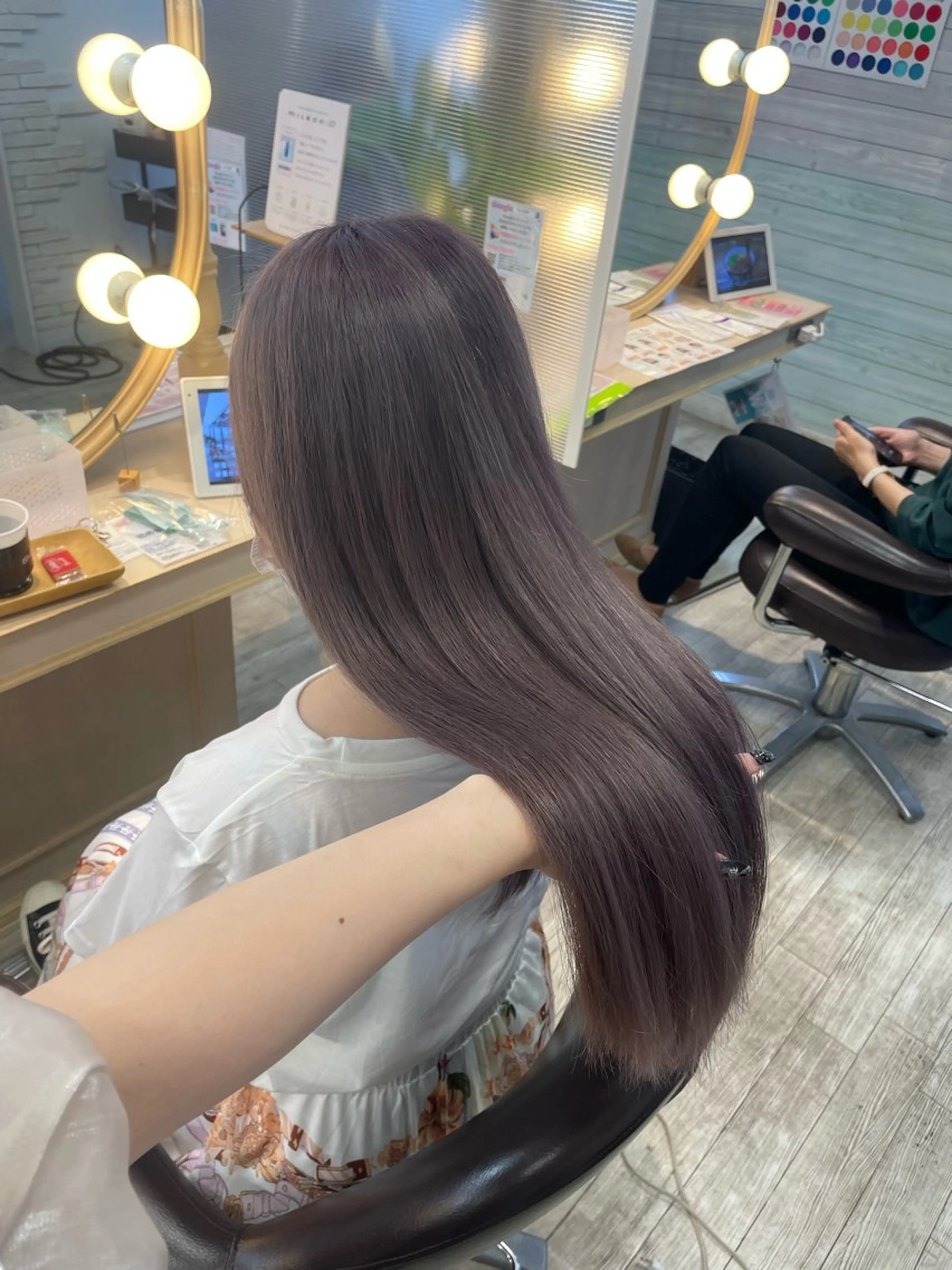 カラー ブリーチ グレージュ ラベンダーカラー ラベンダーグレージュ ラベンダーグレー KEEN.所属・新百合ヶ丘/韓国ヘア /レイヤー/RENAのヘアスタイル