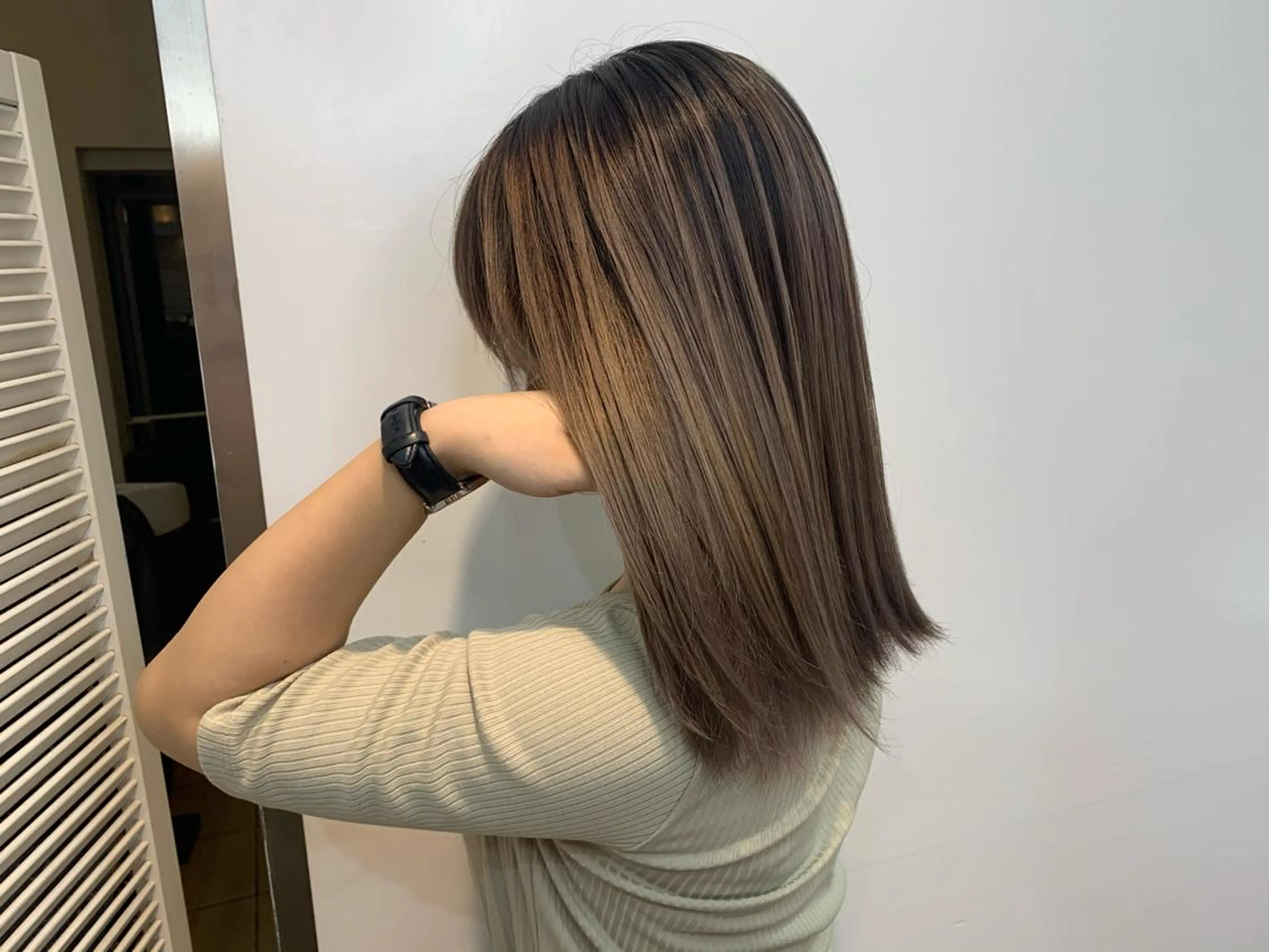 ミディアム レイヤーカット ヘアカラー トリートメント STELLA所属・心斎橋なんば 大野竜輝のヘアスタイル