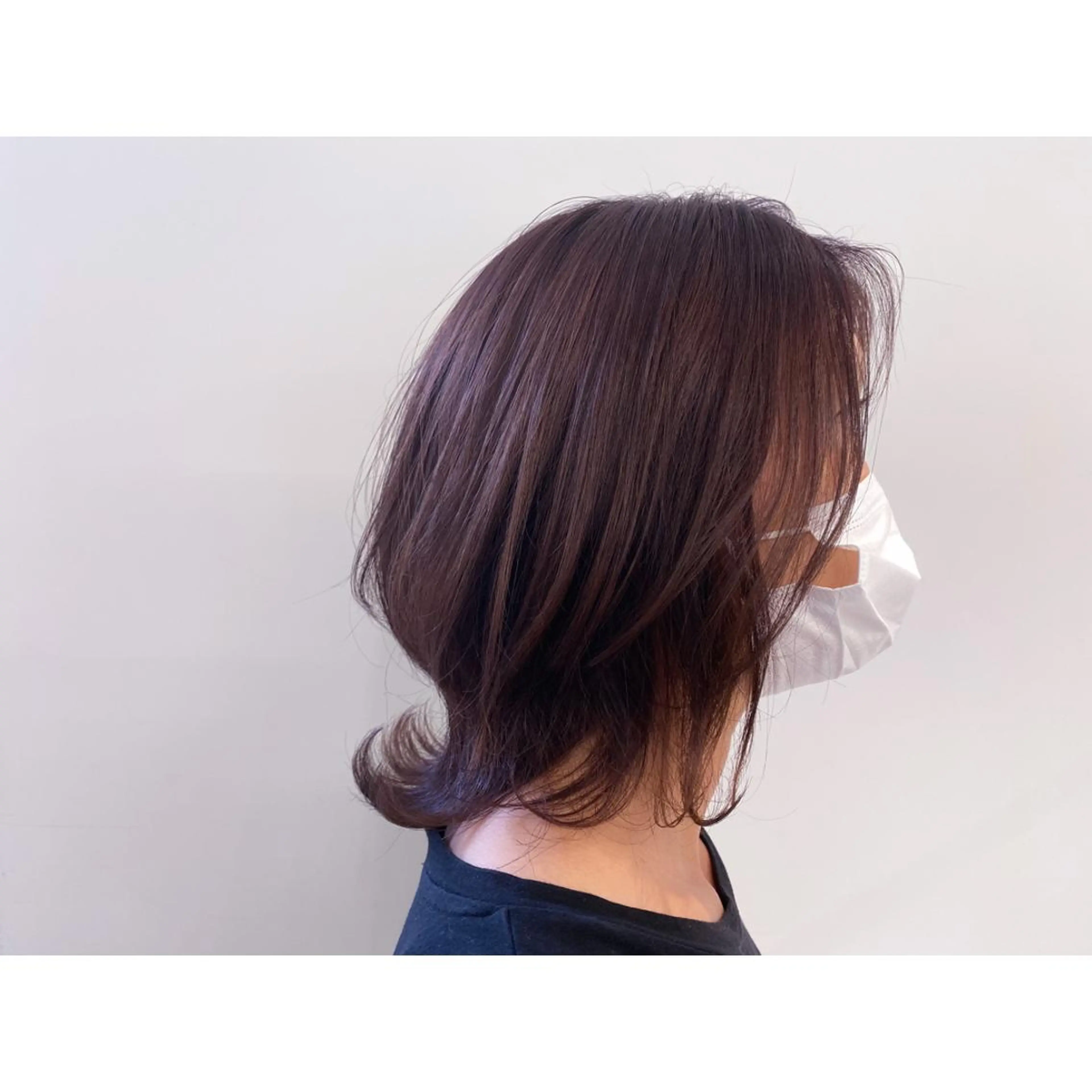 ミディアム カラー バイオレットカラー トリートメント ウルフカット 小國 綾かのヘアスタイル