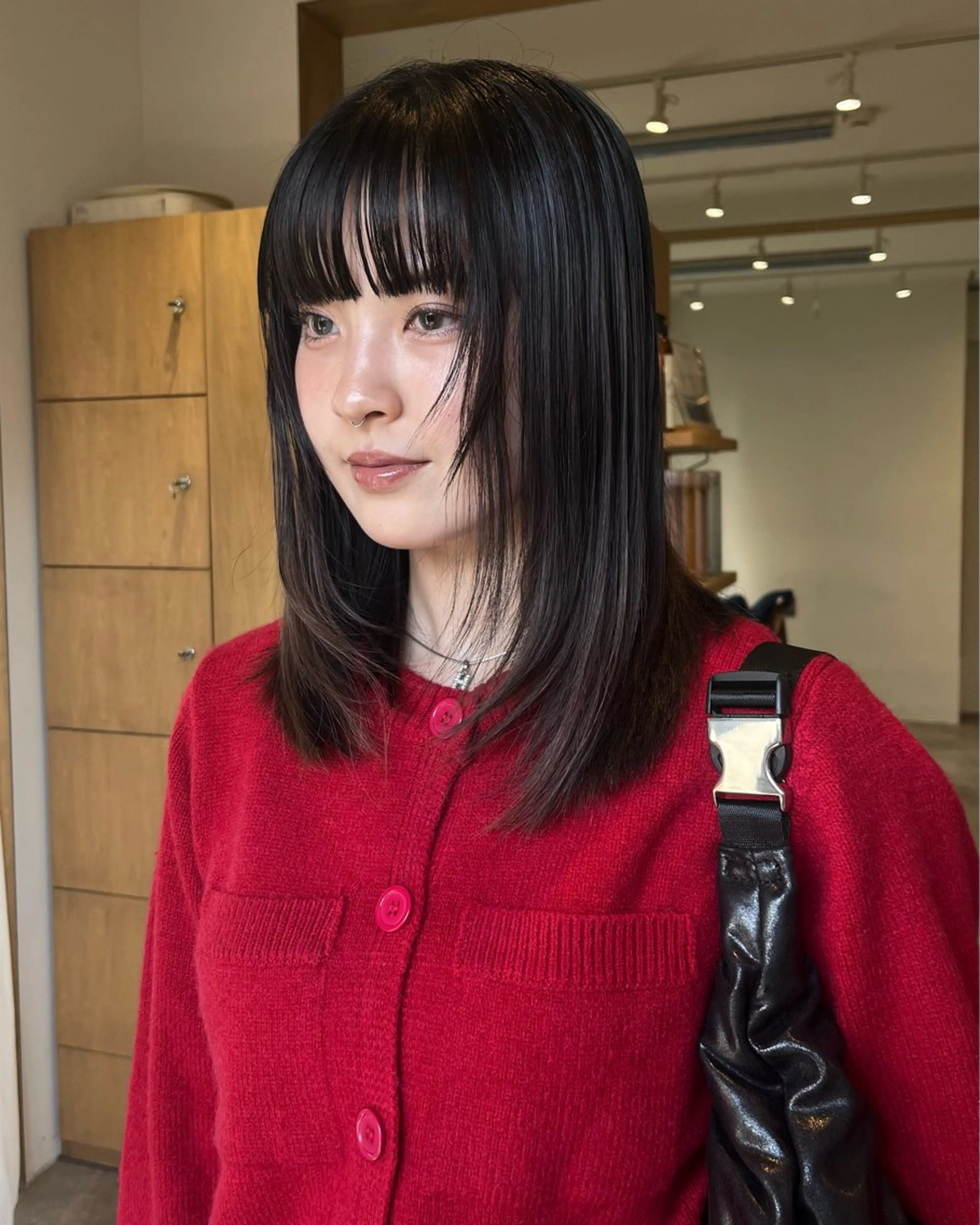 ミディアム ミディアムレイヤー レイヤーカット カット ヘアカラー YUI／レイヤー カット/透明感カラーのヘアスタイル