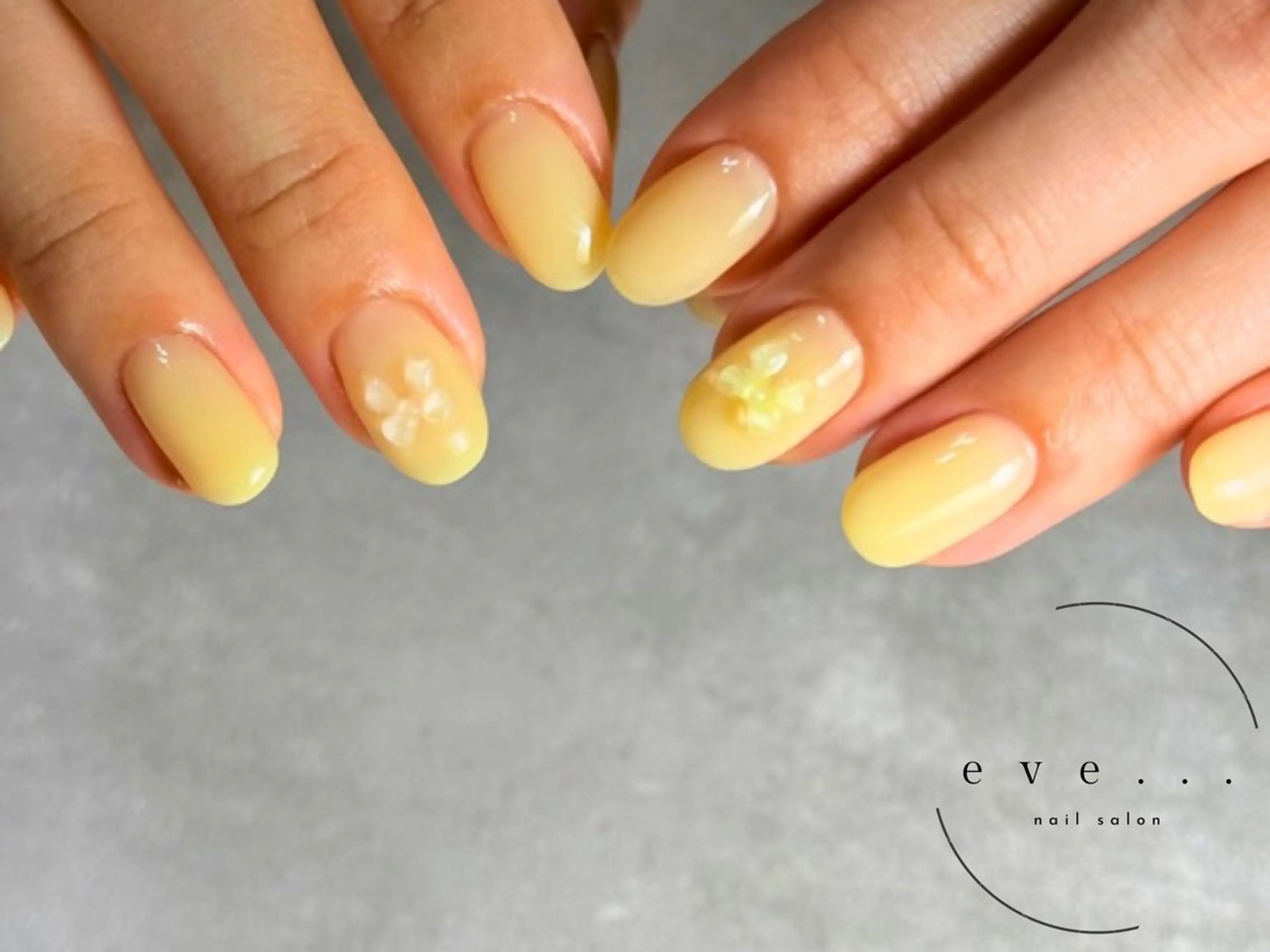 ネイル 黄色 ハンドネイル nail salon eve...のネイルデザイン