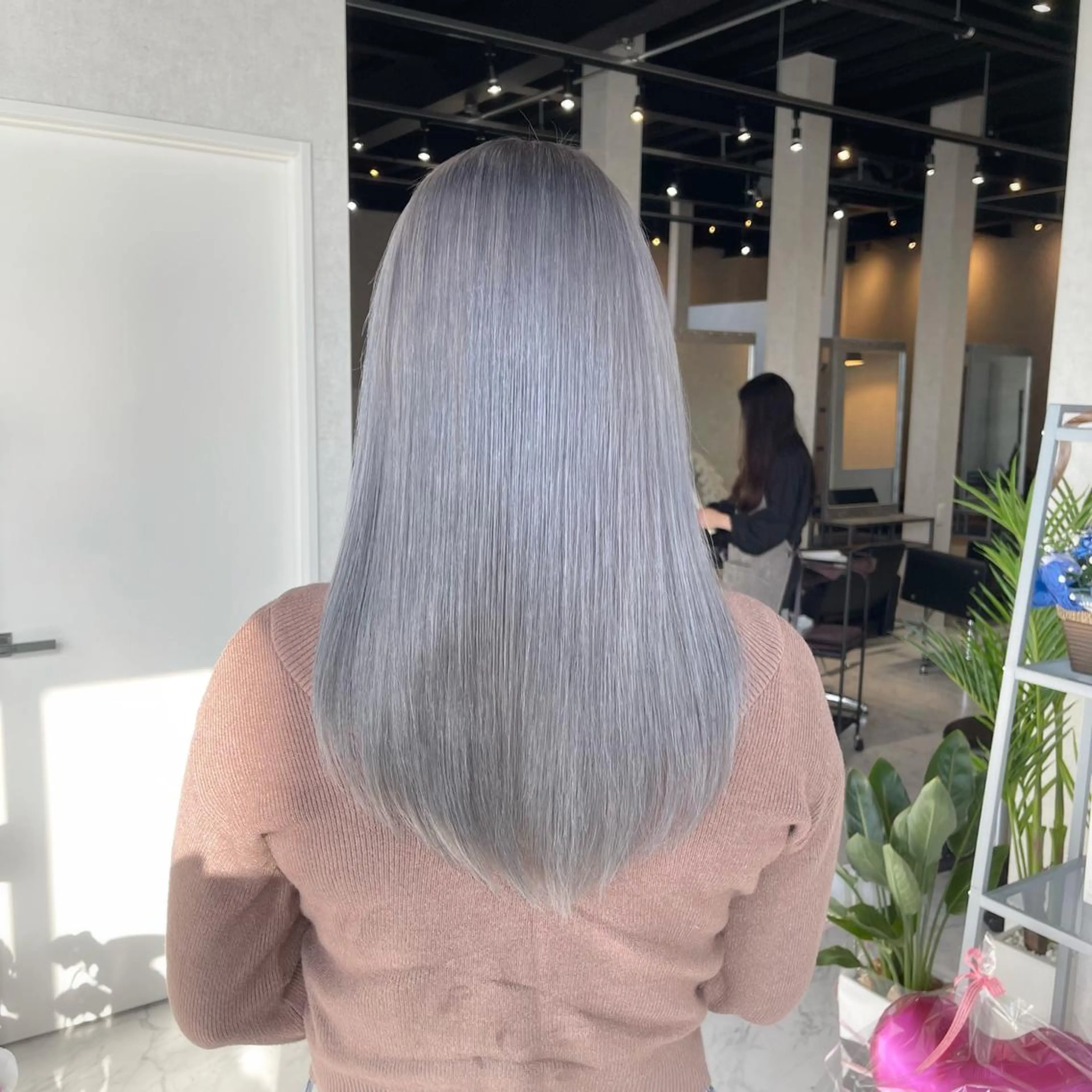 ミディアム カラー バレイヤージュ デザインカラー ハイライトカラー 外国人風カラー ハイライト カット ヘアカラー トリートメント アンドウ ユウ/ レイヤーカット/韓国のヘアスタイル