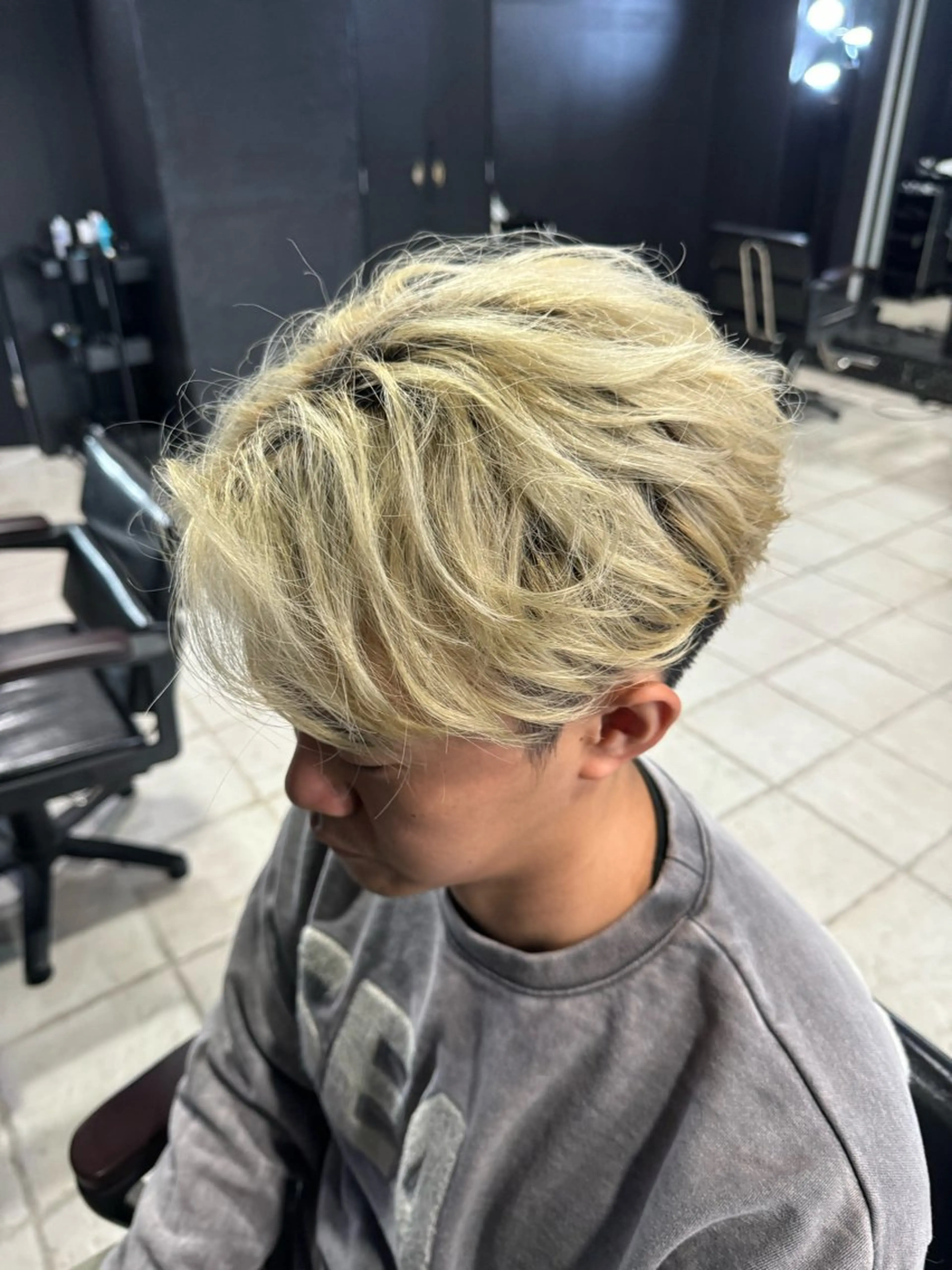 ミディアム ヘアアレンジ メンズ センターパート カット メンズ専門 美容師✨ アメ村 堀江颯瑛のヘアスタイル