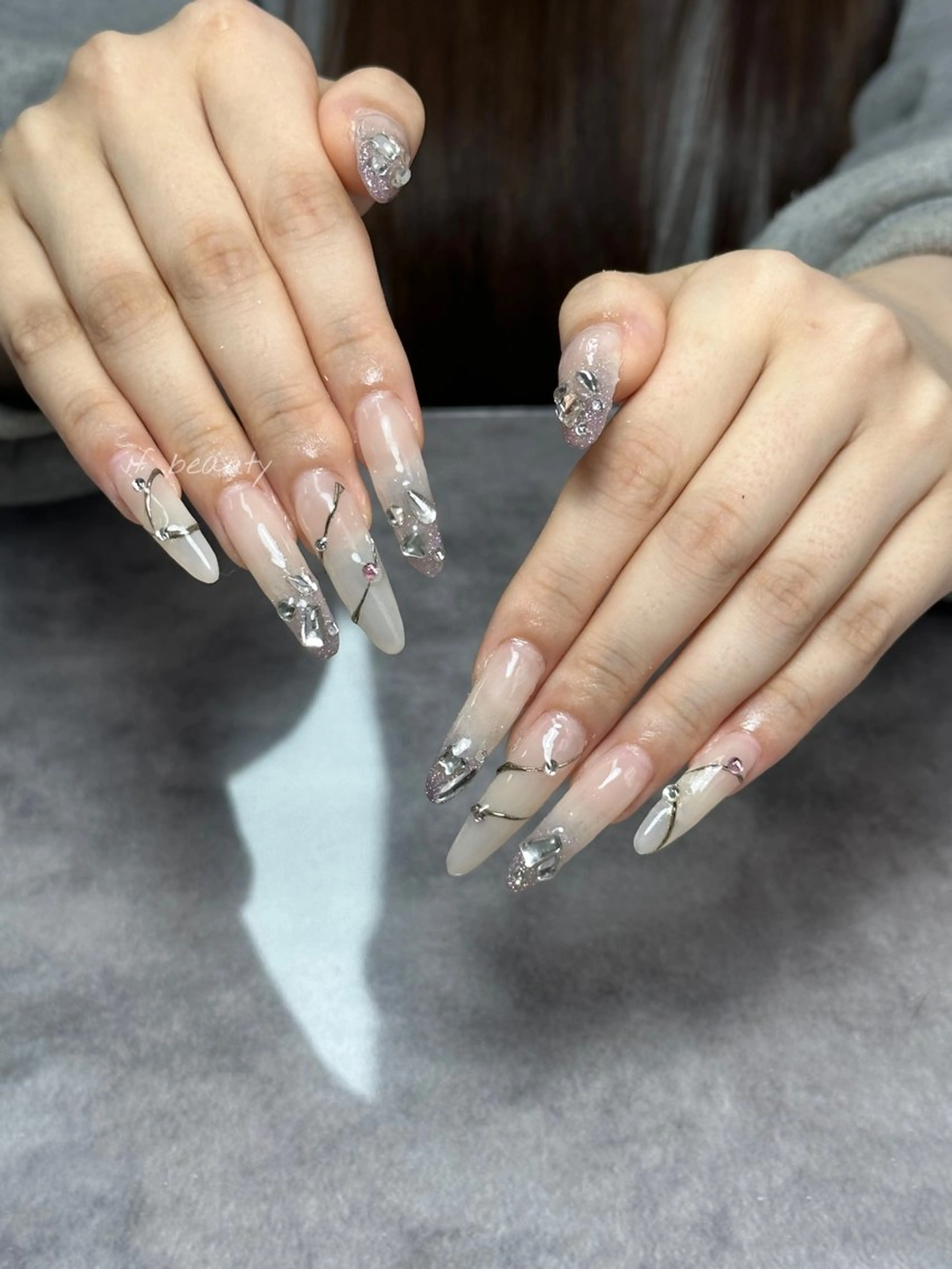 ネイル アートネイル ジェルネイル グラデーション パラジェル ワンホンネイル ハンドネイル if Hair＆Nail Salon所属・IKA /海外ネイル /個性派/ワンホンのネイルデザイン