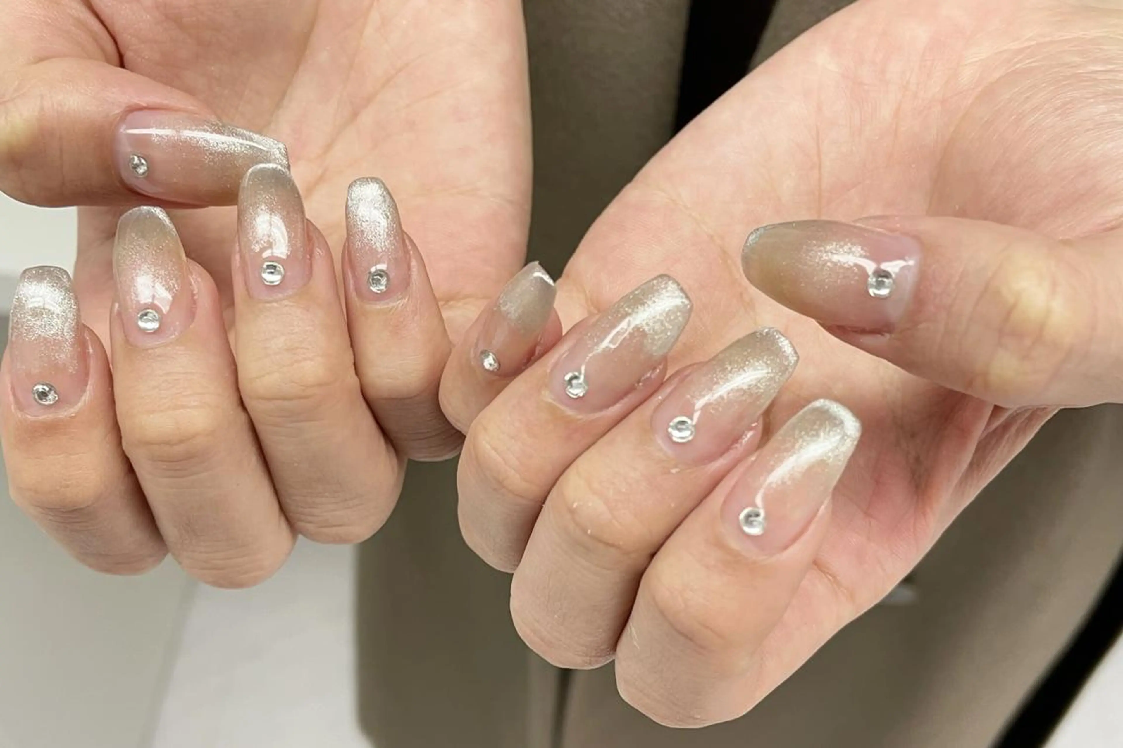 ネイル オーロラネイル チークネイル フットネイル フレンチネイル ガラスフレンチ ハンドネイル 大阪福島 韓国まつげ Sayaka🤍🐩のマツエク・マツパデザイン