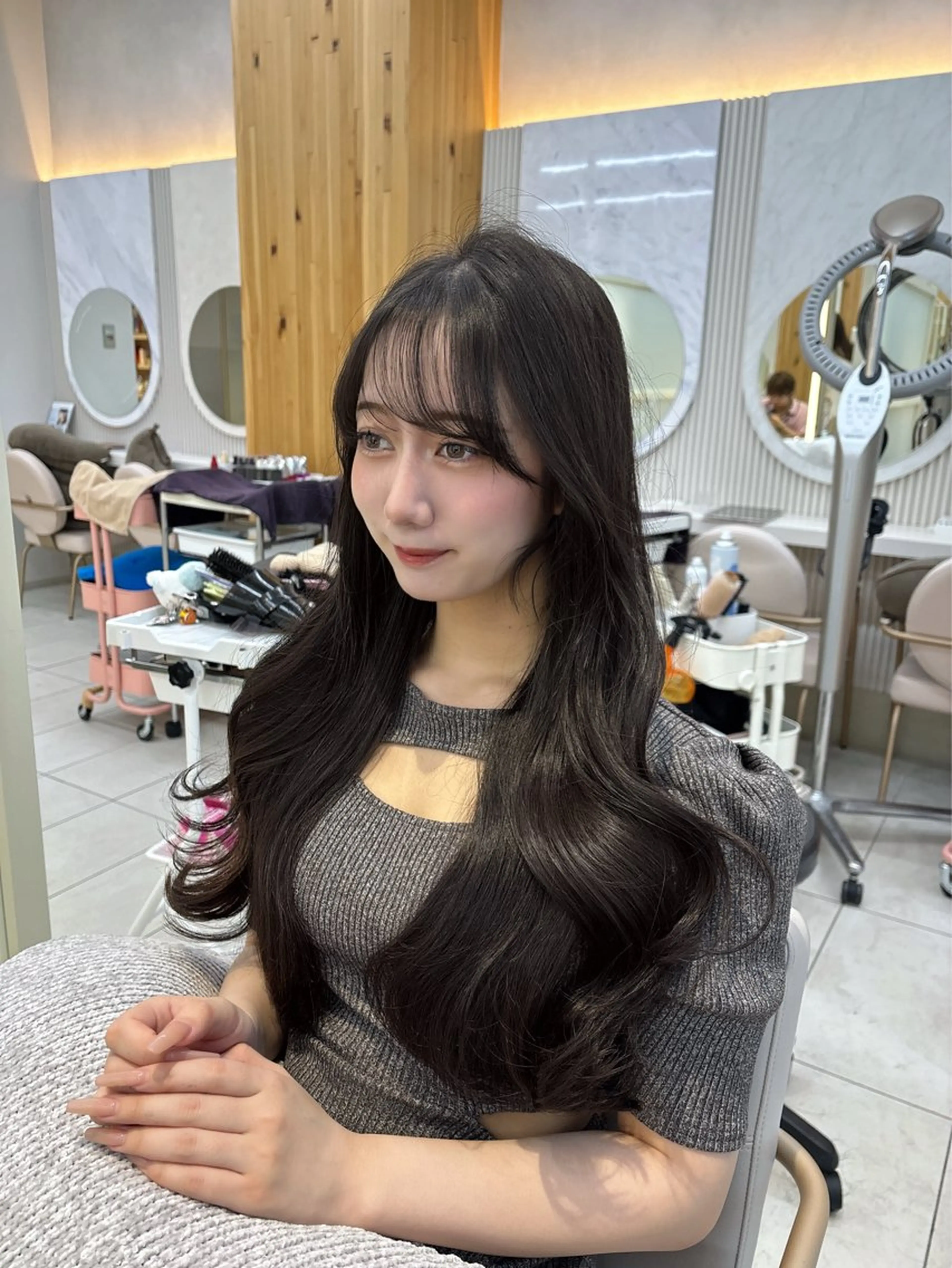 セミロング 韓国風ヘア レイヤーカット かなこ／レイヤー ／透明感カラーのヘアスタイル