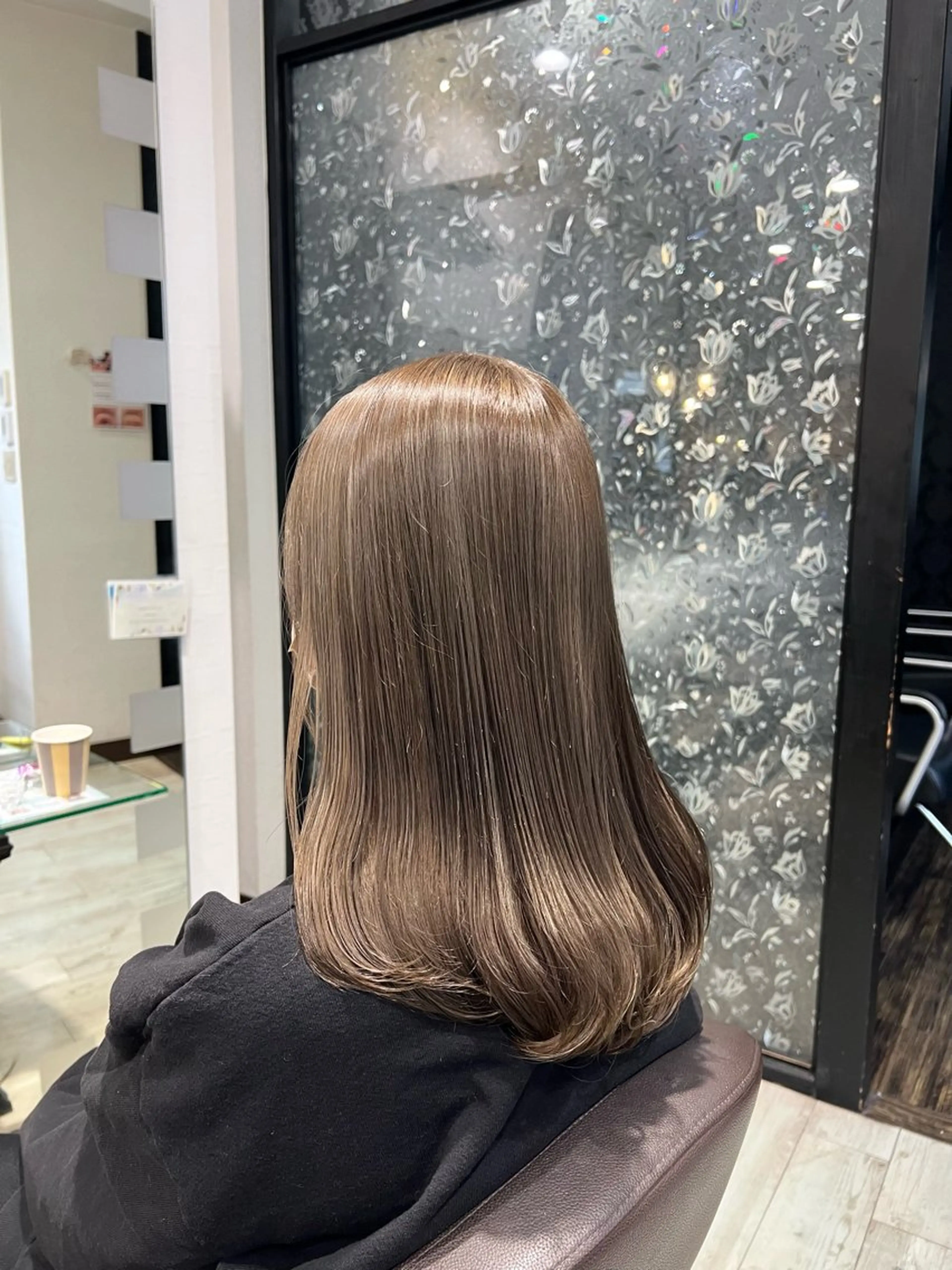 セミロング カラー ブリーチ 透明感カラー ハイライトカラー ハイライト カット ヘアカラー トリートメント kataoka ryotaのヘアスタイル