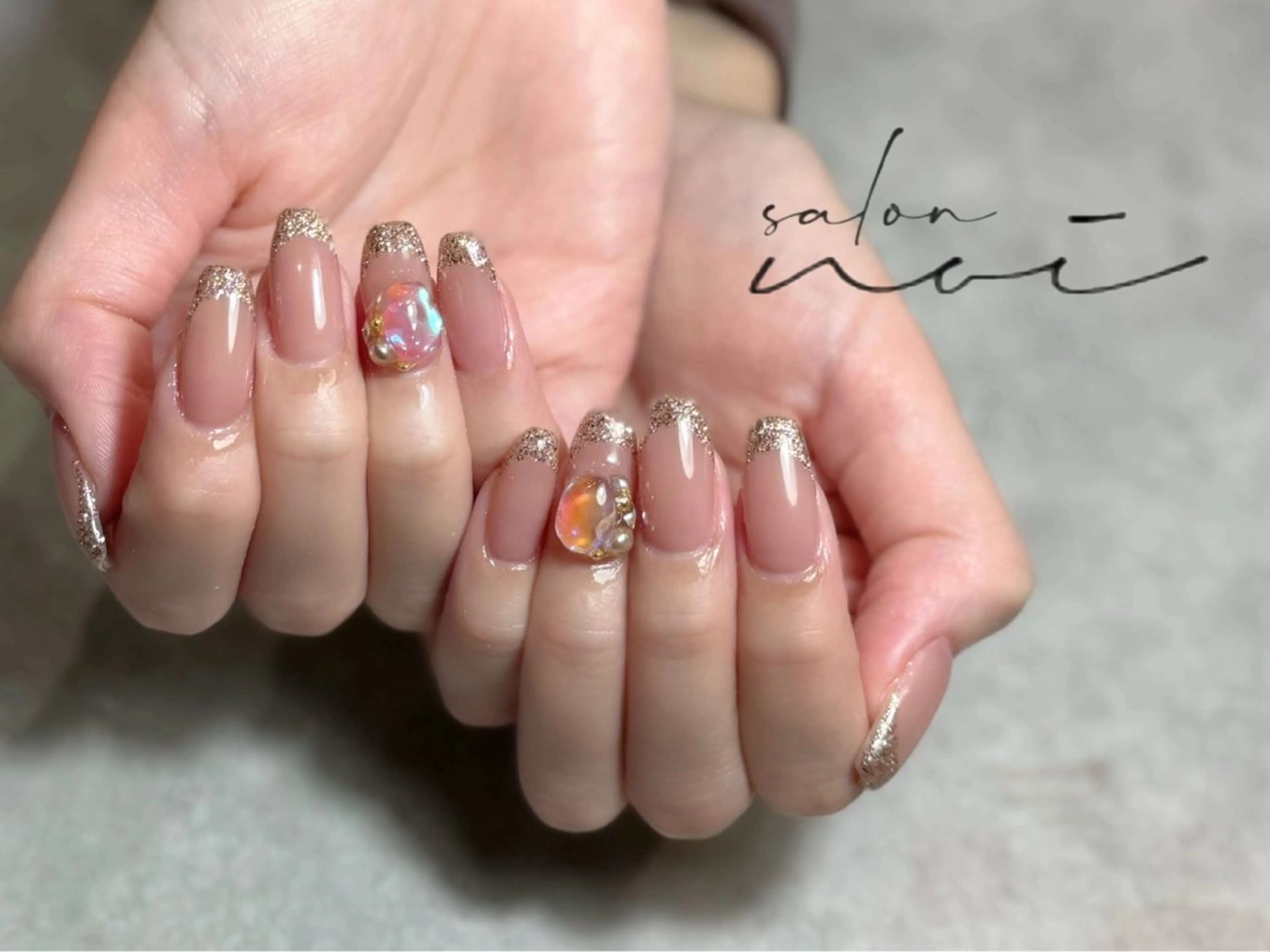 ネイル オーロラネイル フレンチネイル ラメ(グリッター) ハンドネイル salon noi所属・salon noiのネイルデザイン