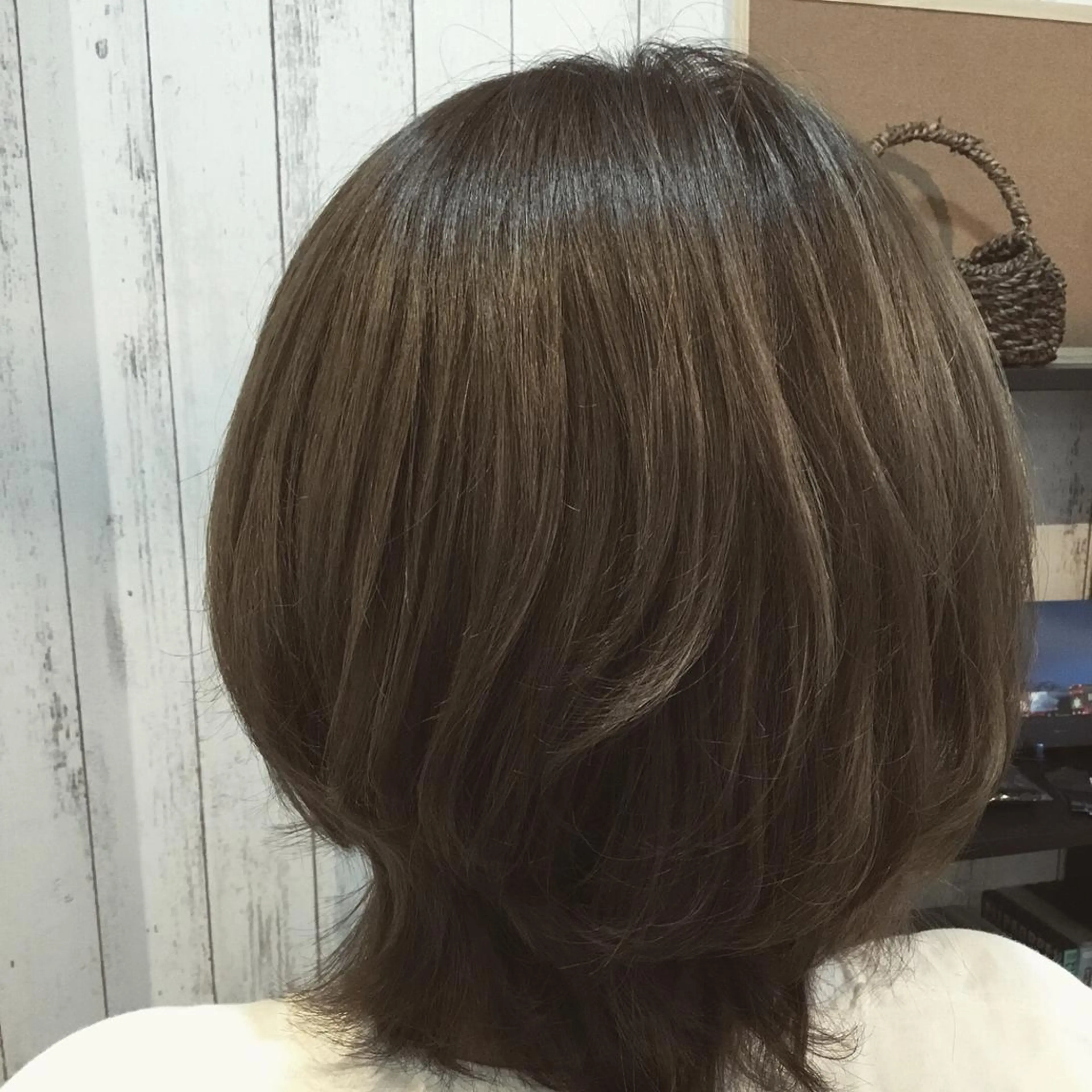 ショート カラー embrace エンブレイスのヘアスタイル