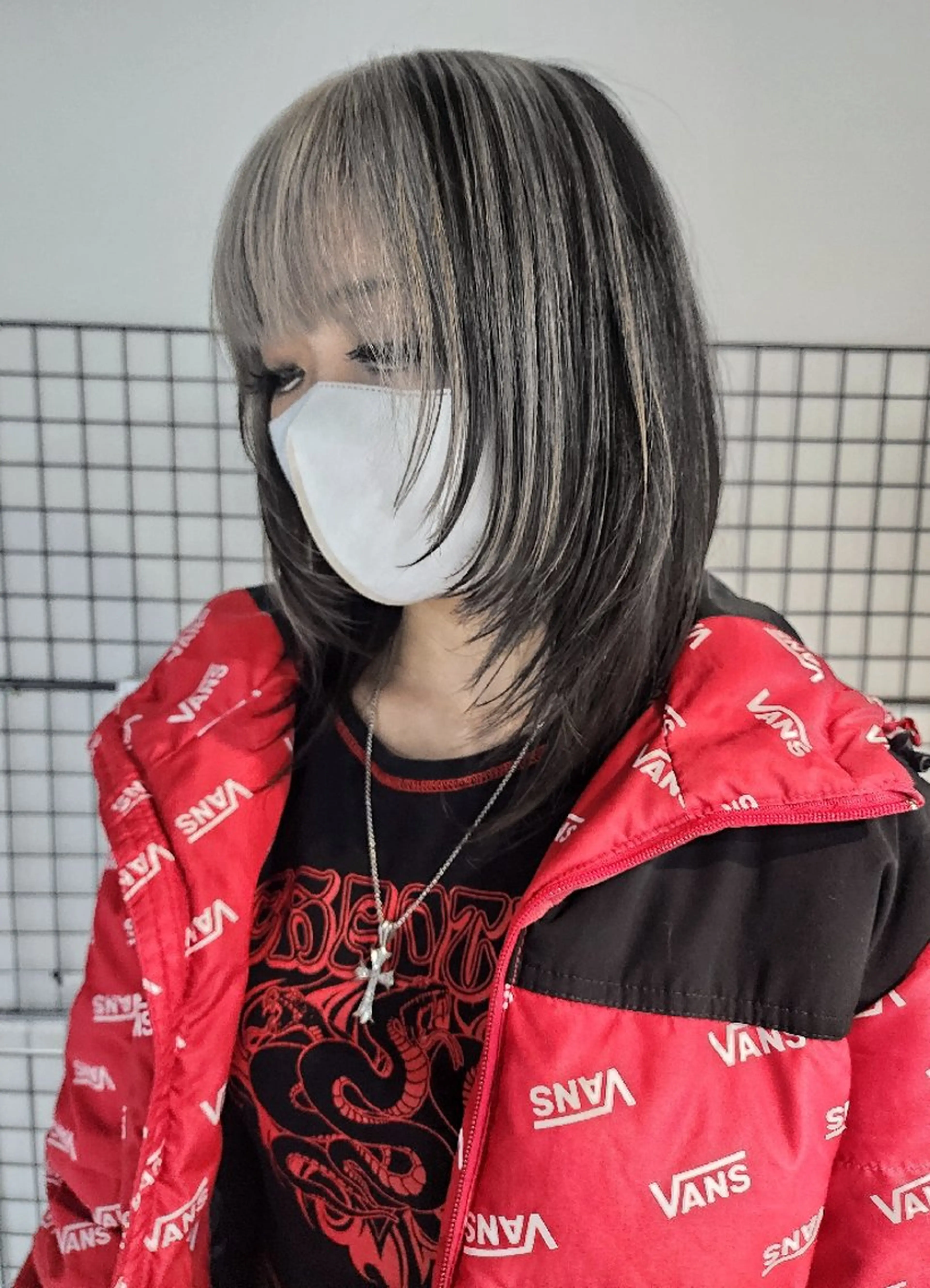 セミロング カラー ブリーチ Backbocker所属・ハイトーン/ブリーチ /デザインカラーのヘアスタイル