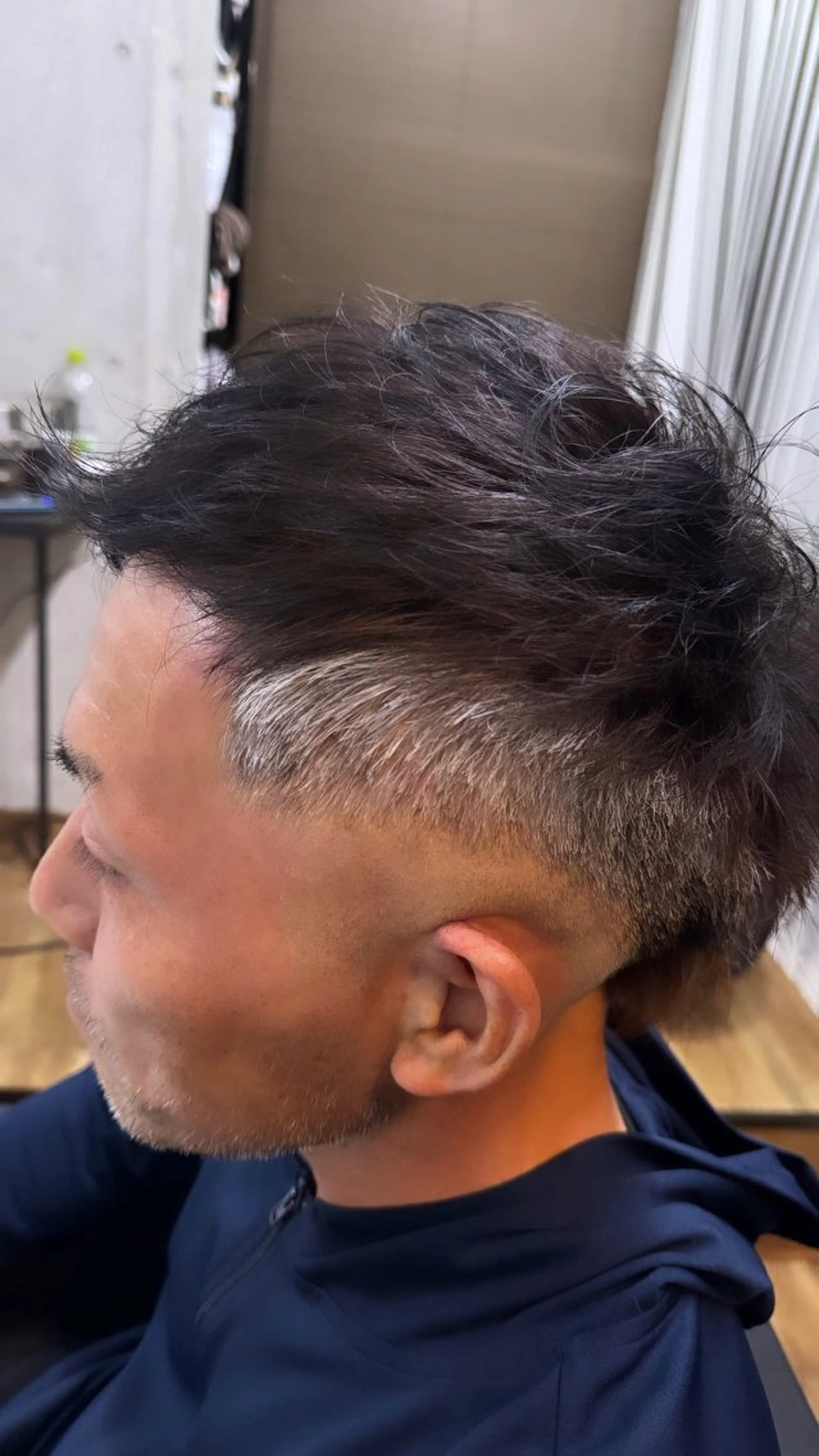 カラー メンズ ツートーンカラー カット ヘアカラー 椎葉 祐也のヘアスタイル