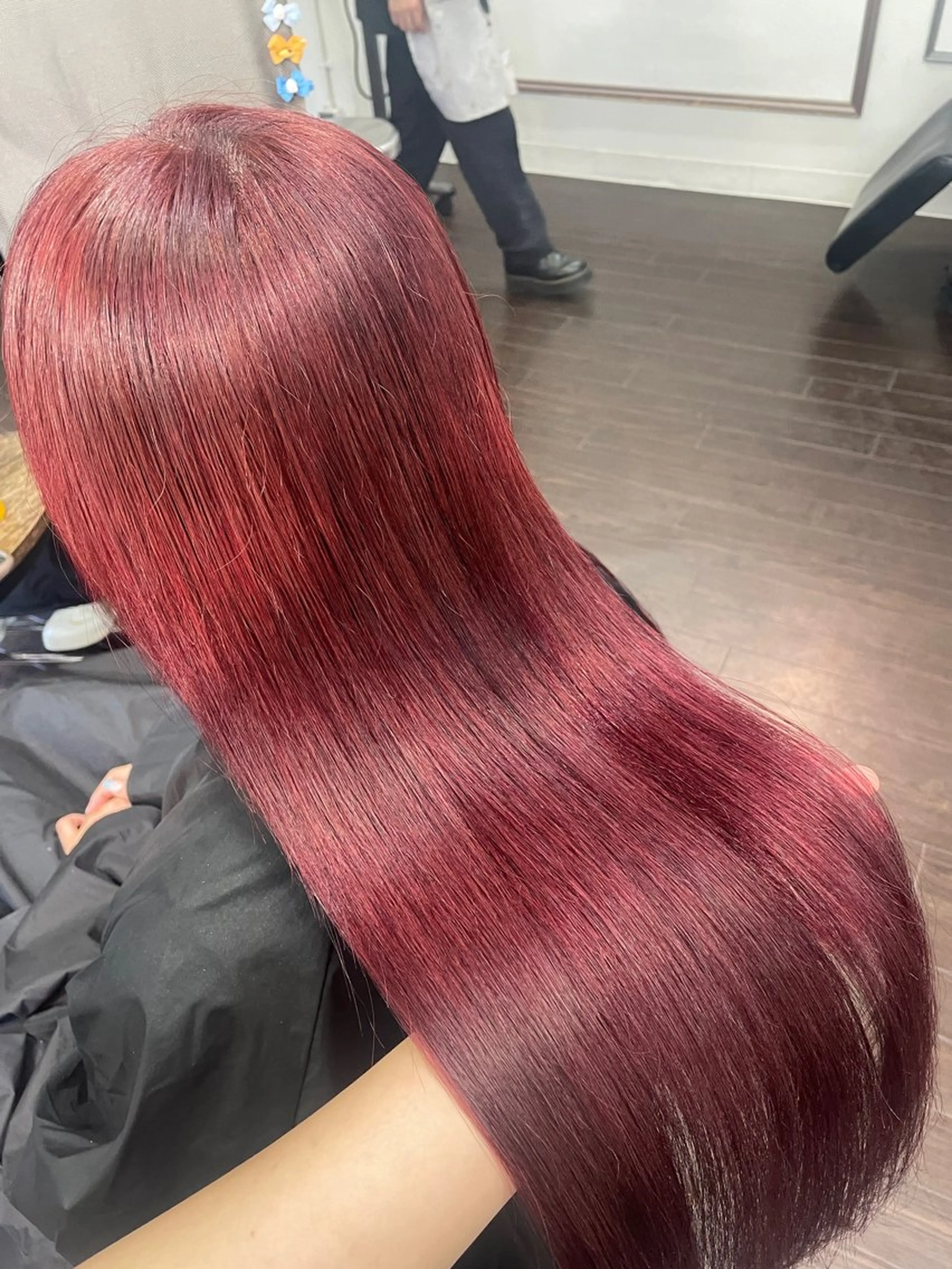 ロング カラー レッドカラー chloe 【クロエ】のヘアスタイル