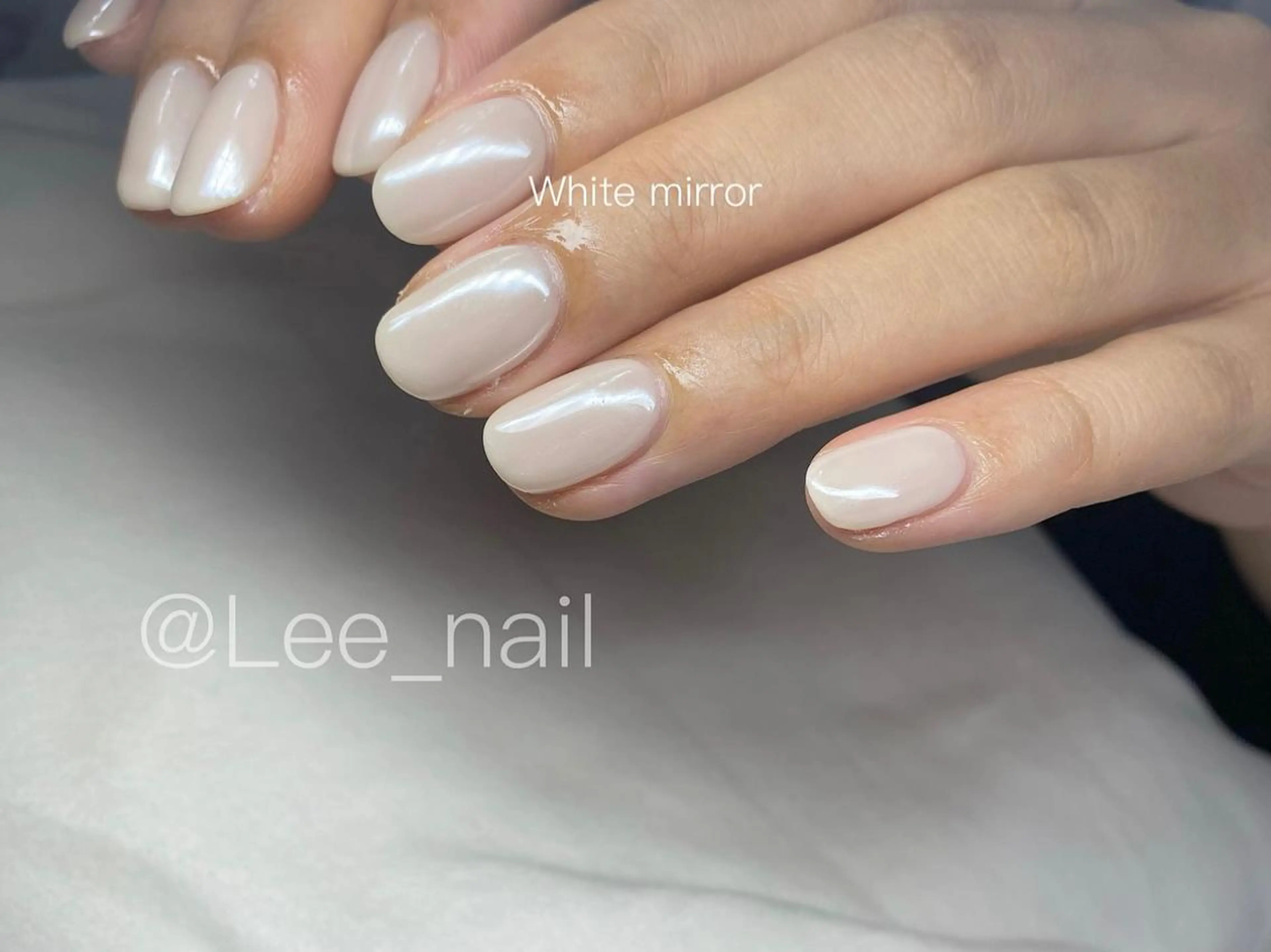 ネイル ミラーネイル ホワイト ハンドネイル Lee_ nailのネイルデザイン