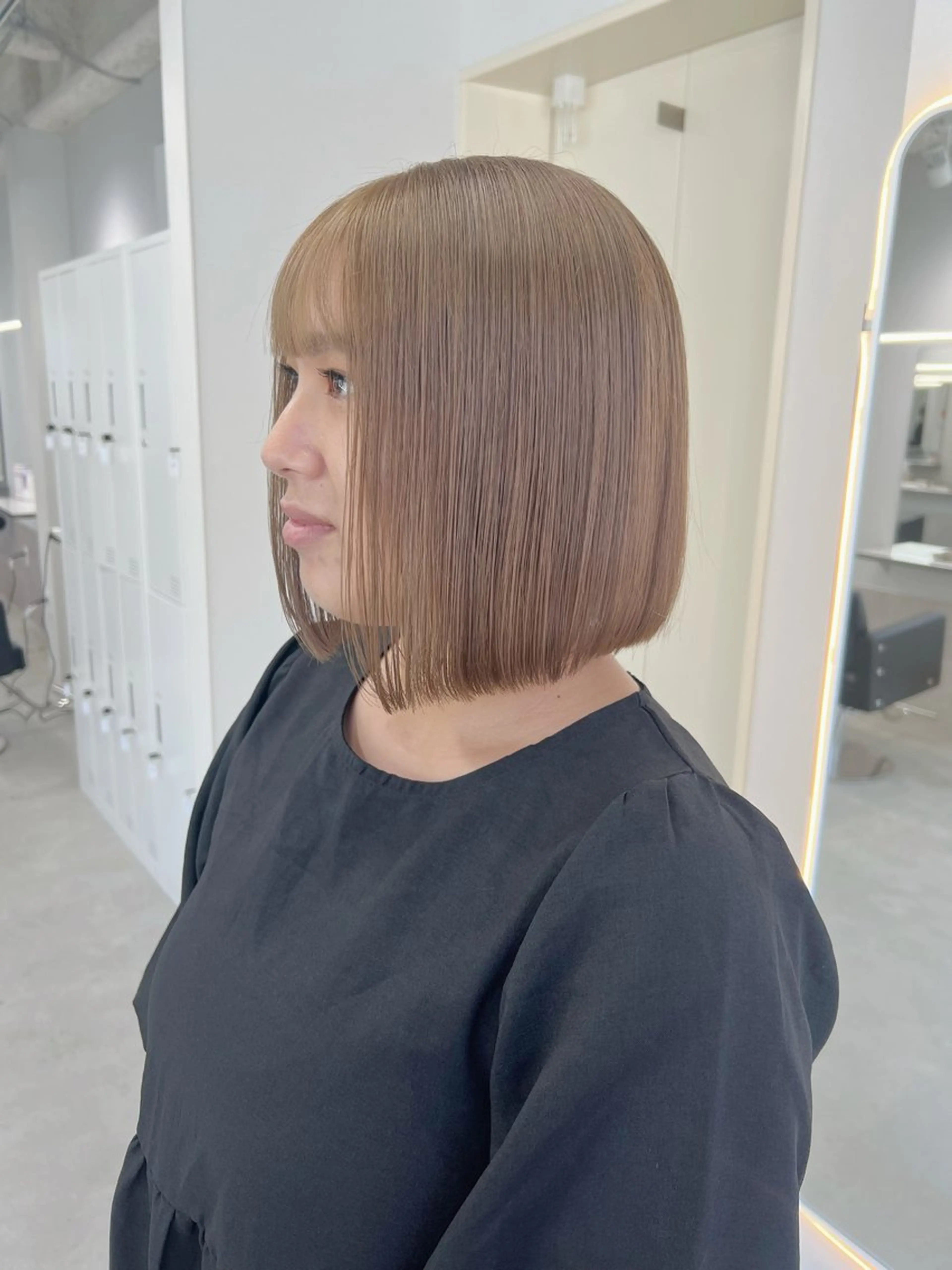 ミディアム ヘアカラー maya レイヤーカットのヘアスタイル