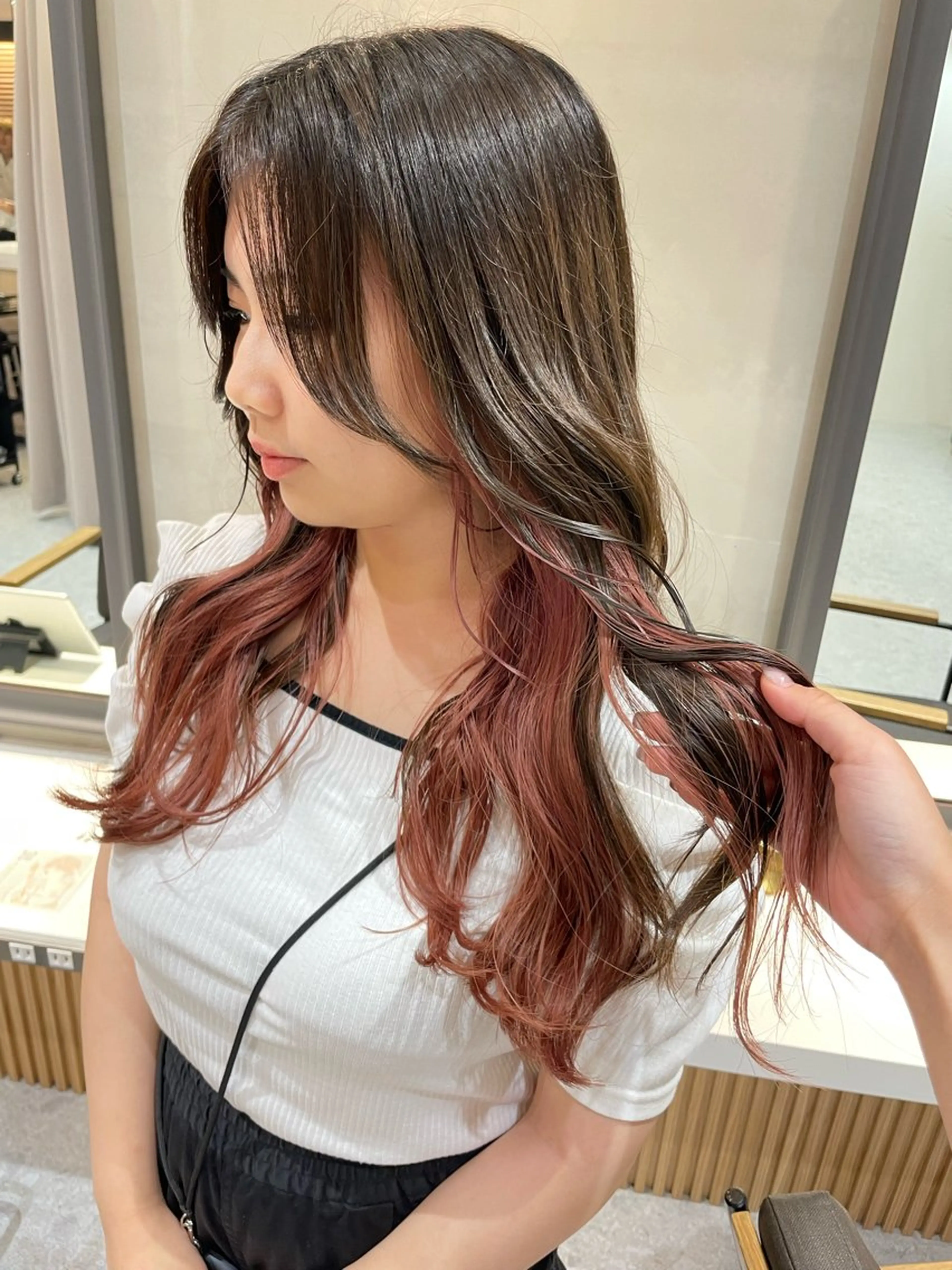 ロング カラー karin ボブハイトーンのヘアスタイル