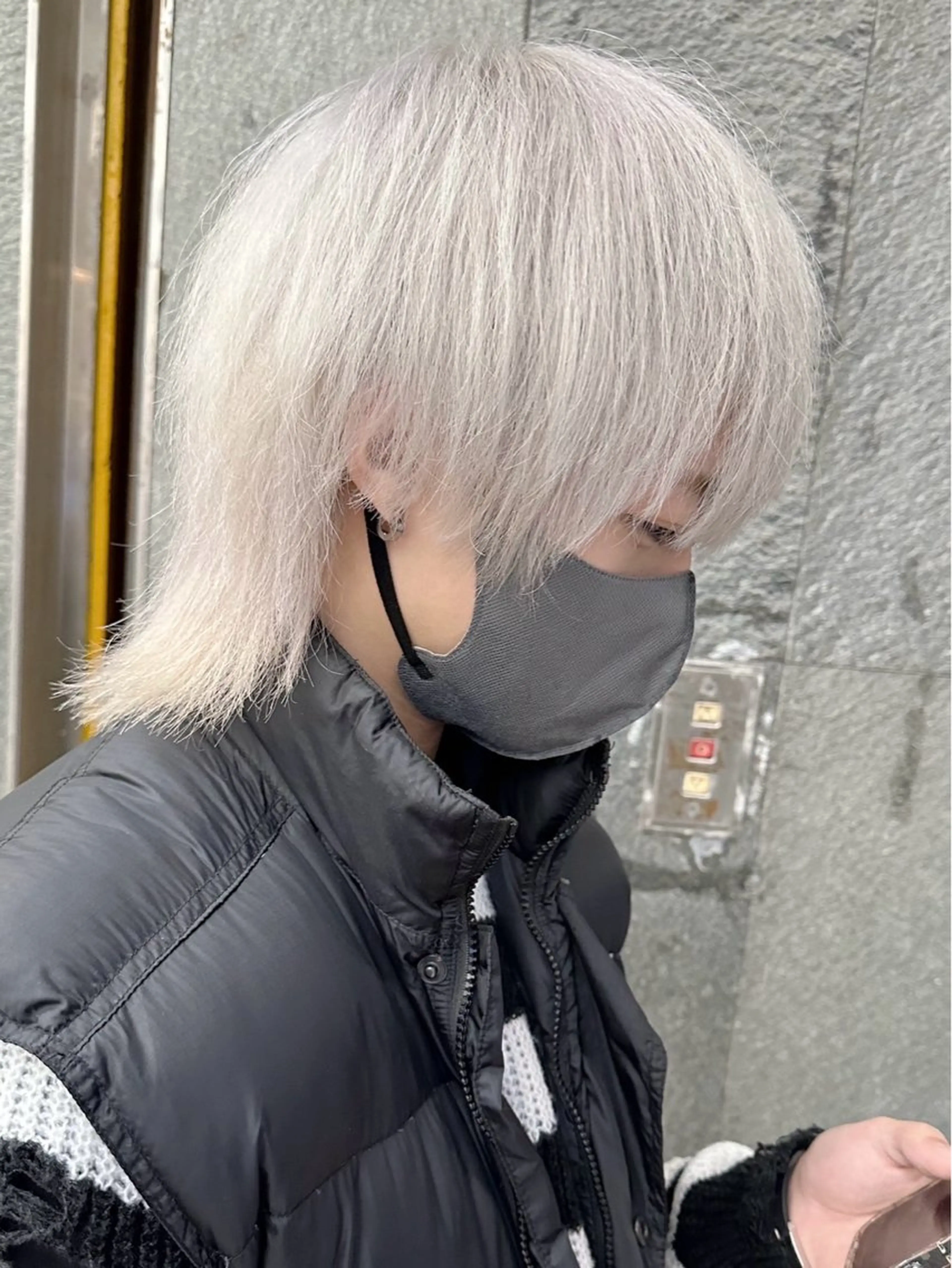 【10代20代限定】カット＋ホワイトブリーチ（2回ブリーチ）＋オンカラー19時以降​〜​の写真