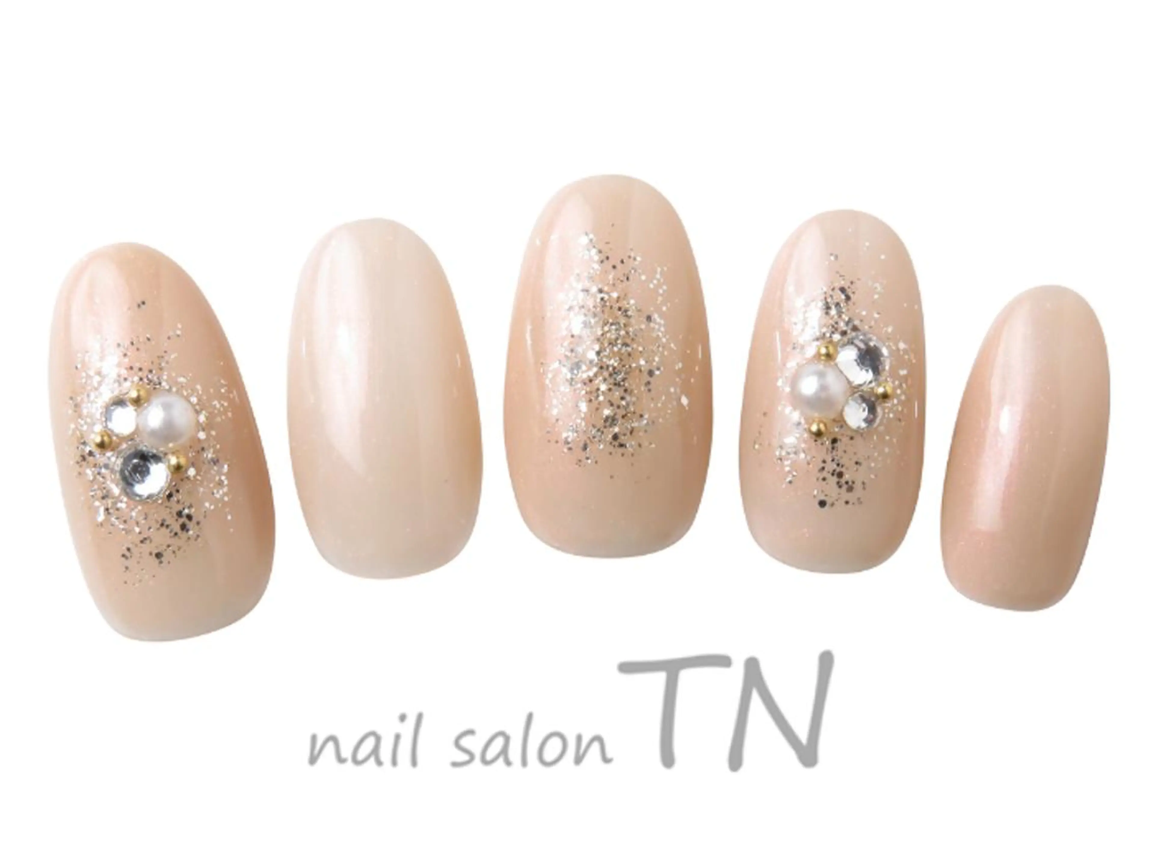 ネイル 寺嶋 ひなのネイルデザイン