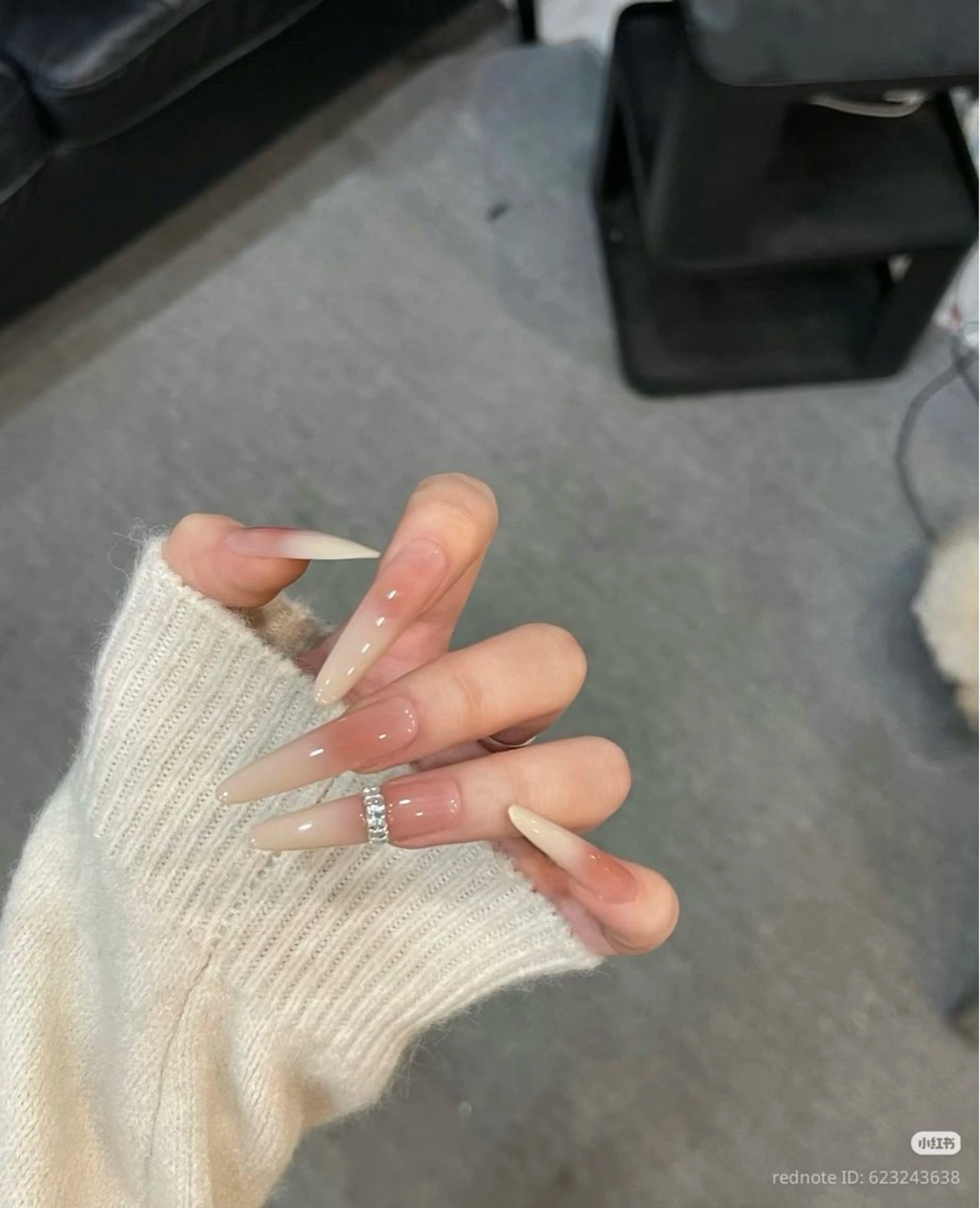 ネイル キラキラネイル 韓国ネイル ロングネイル ワンホンネイル ハンドネイル Josie nail salonのネイルデザイン