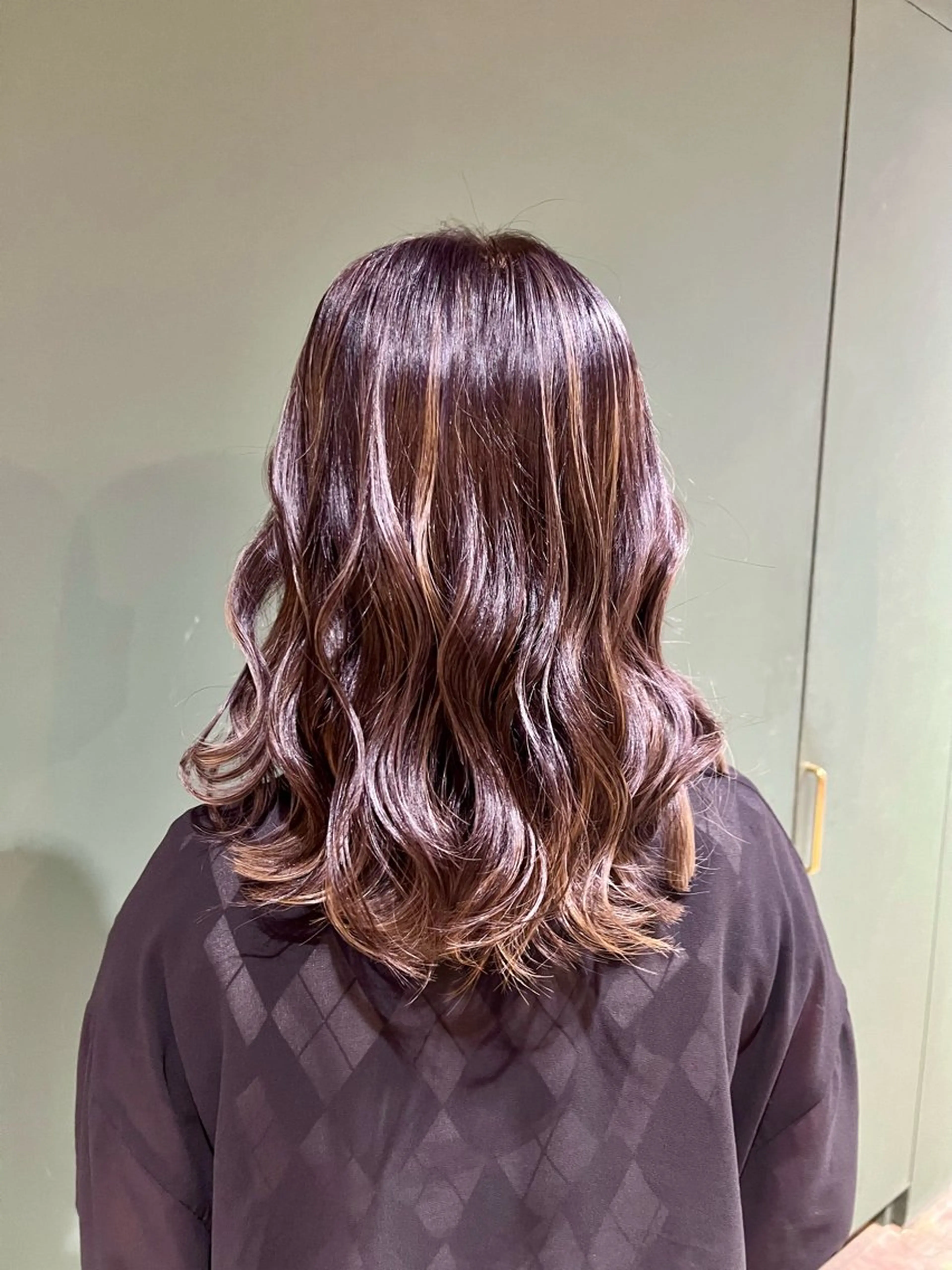 ミディアム カラー バレイヤージュ グラデーションカラー ハイライトカラー ハイライト レイヤーカット ヘアカラー トリートメント ヘッドスパ カラースペシャリスト しょう🧑🏼‍🎨のヘアスタイル