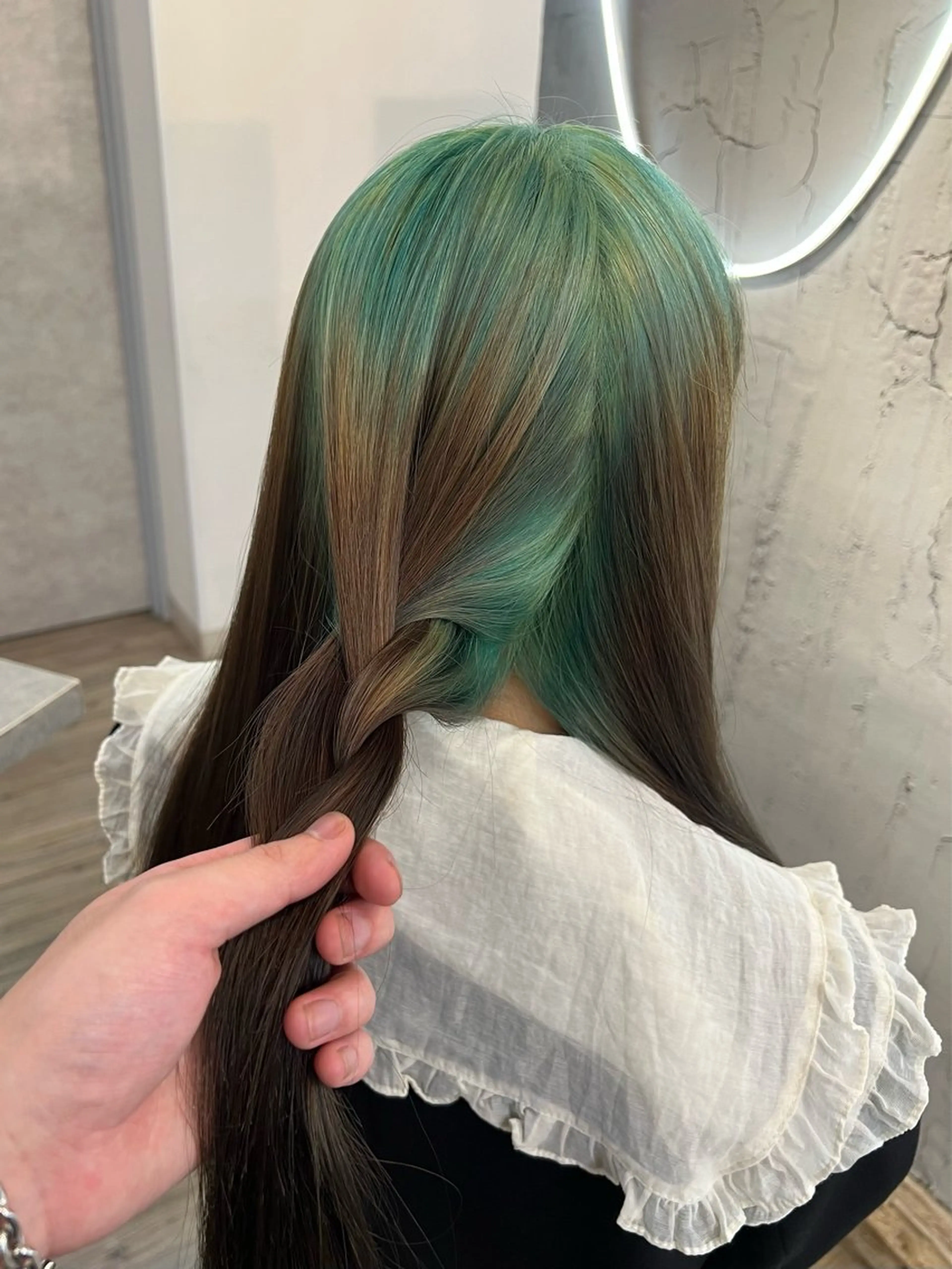 セミロング カラー ブラウンカラー チョコレートブラウン 透明感カラー デザインカラー ミント ヘアカラー トリートメント いぐちしょうた🫧 VISAGEbaskのヘアスタイル