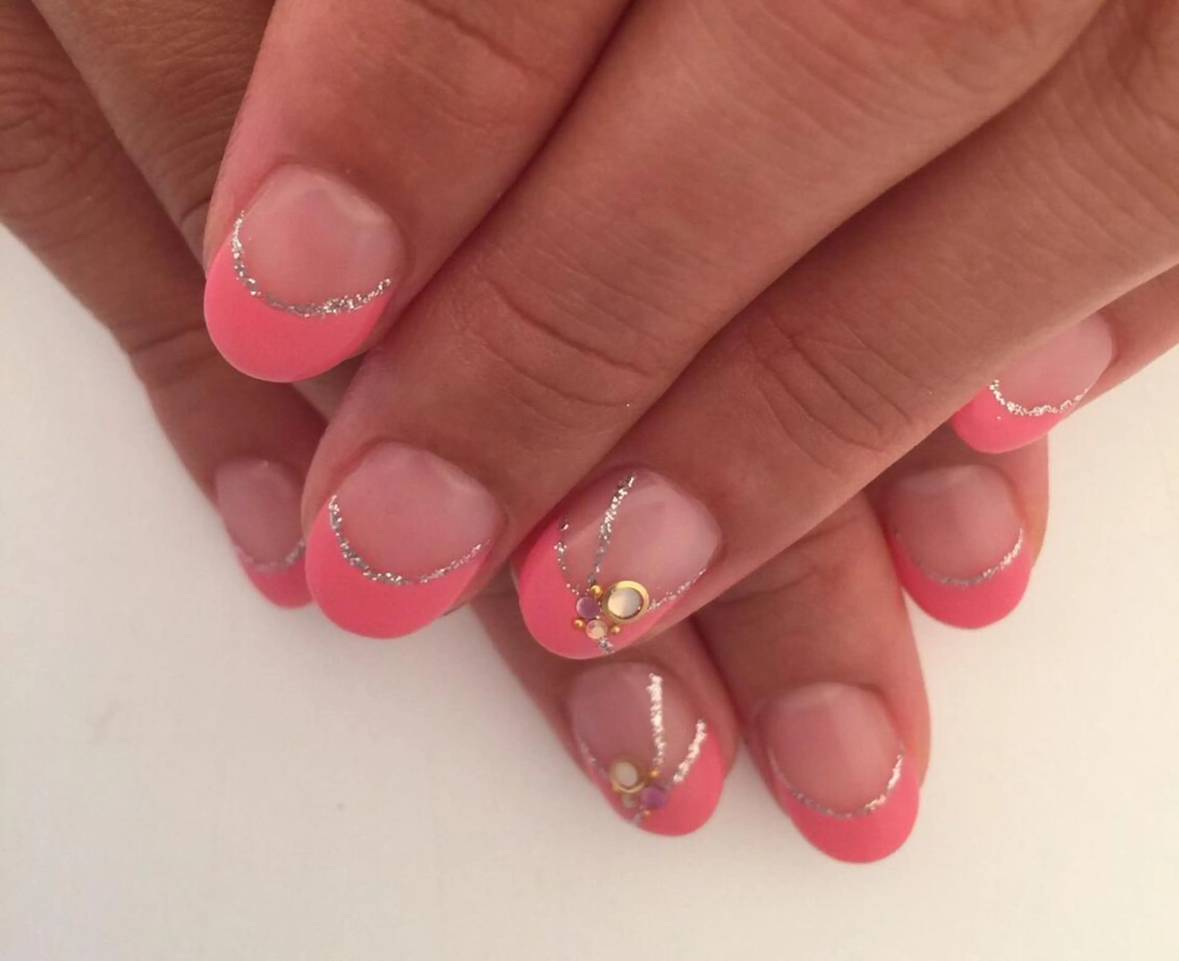 ネイル フレンチネイル 斜めフレンチ a yakaのネイルデザイン