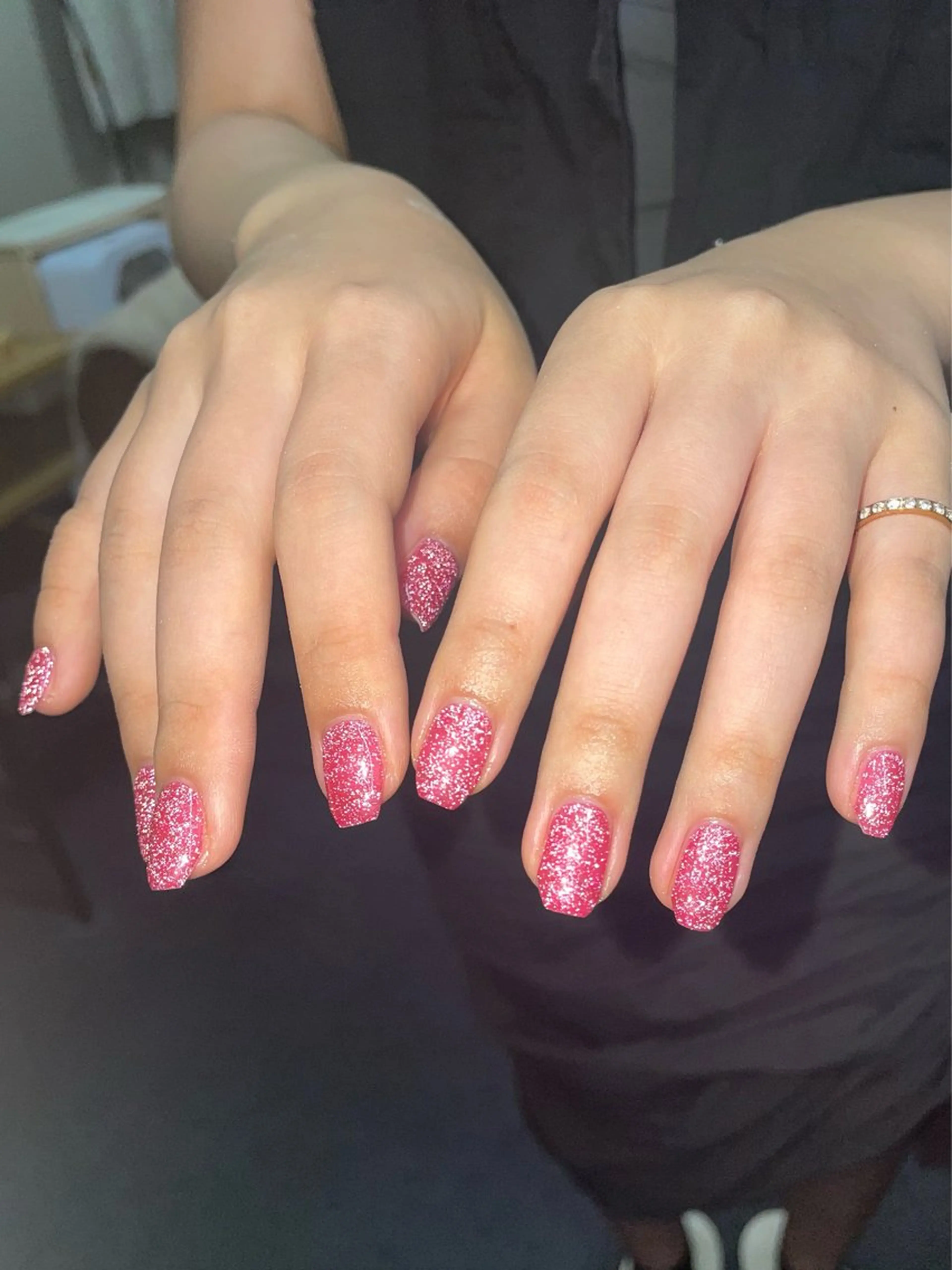 ネイル フラッシュネイル キラキラネイル ワンカラーネイル ピンク 夏ネイル ハンドネイル ハンドケア 🎀NAIL🎀 AI🪄︎︎◝✩のネイルデザイン