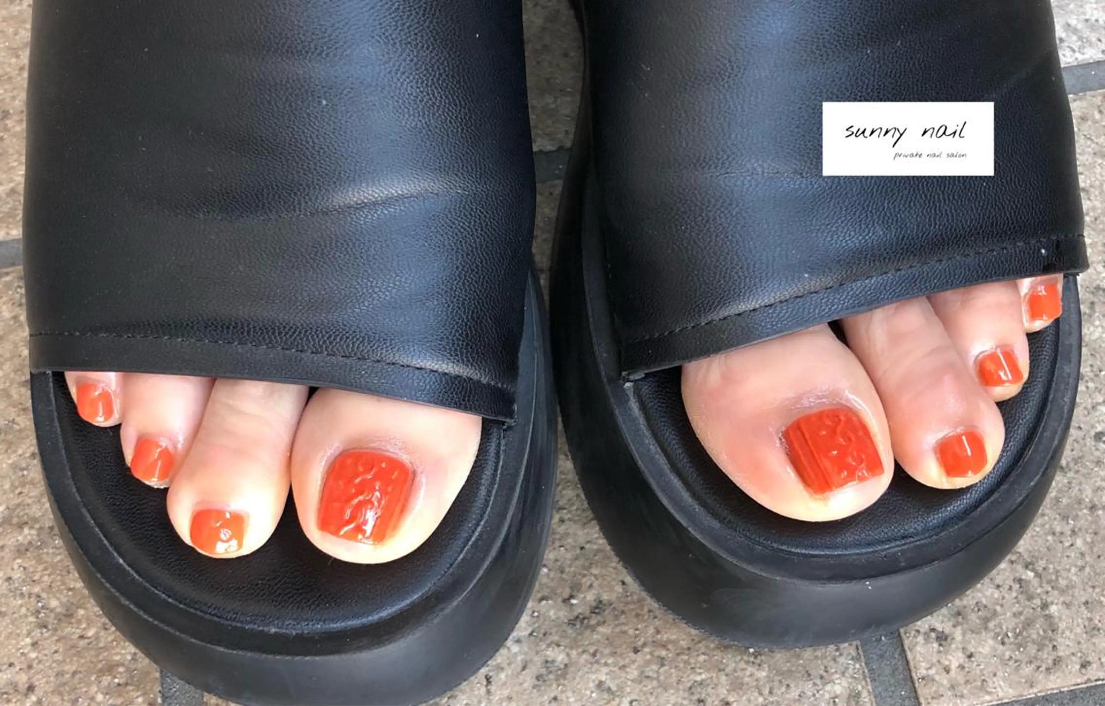 ネイル フットネイル ジェルネイル ニュアンスネイル オレンジ パラジェル sunny nailのネイルデザイン