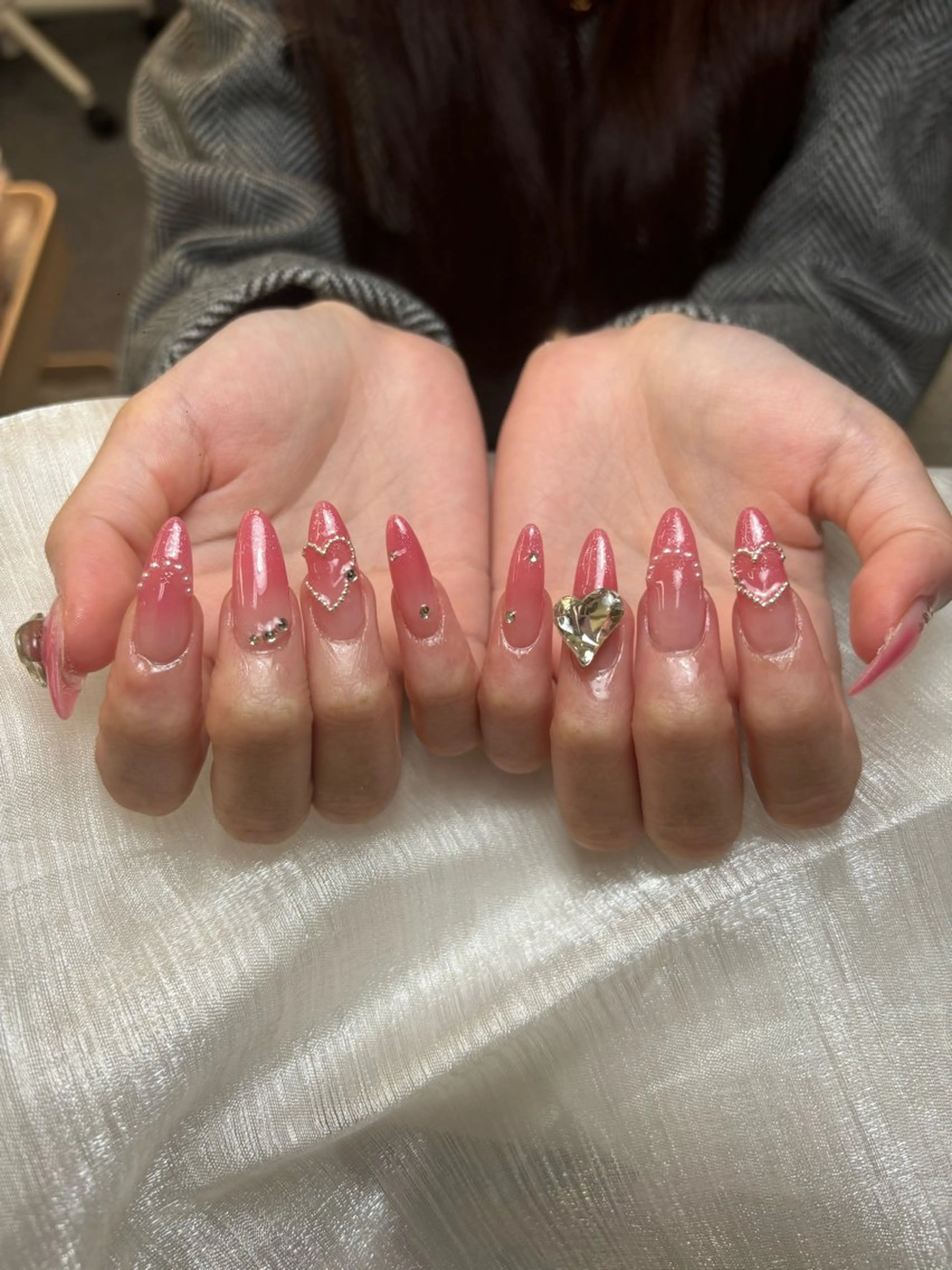 ネイル アートネイル グラデーション キラキラネイル ニュアンスネイル オフィスネイル Jenn Nail Salonのネイルデザイン