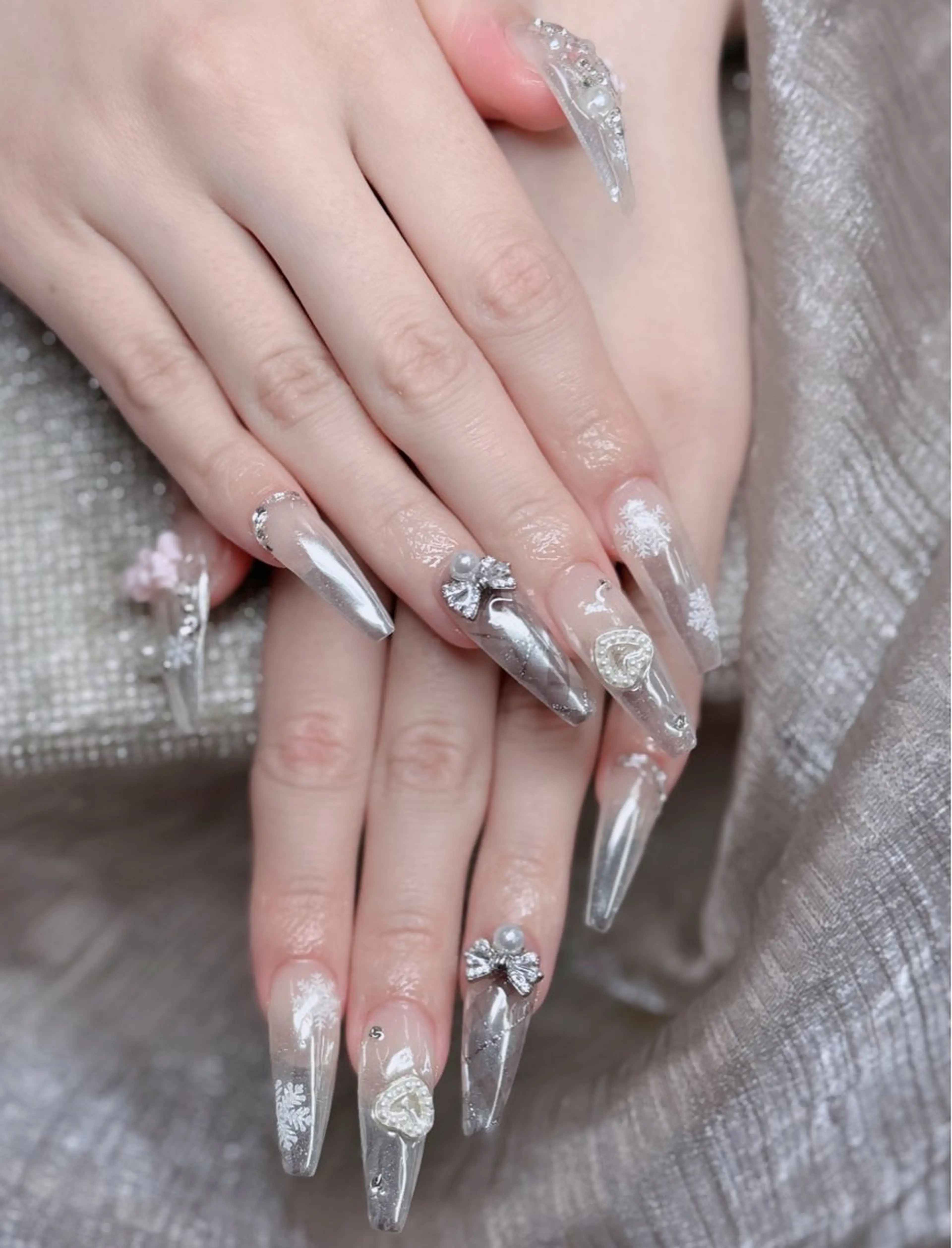 ネイル フレンチネイル ジェルネイル ガラスフレンチ ハロウィン ハート ハンドネイル H.baby Nail Salonのネイルデザイン