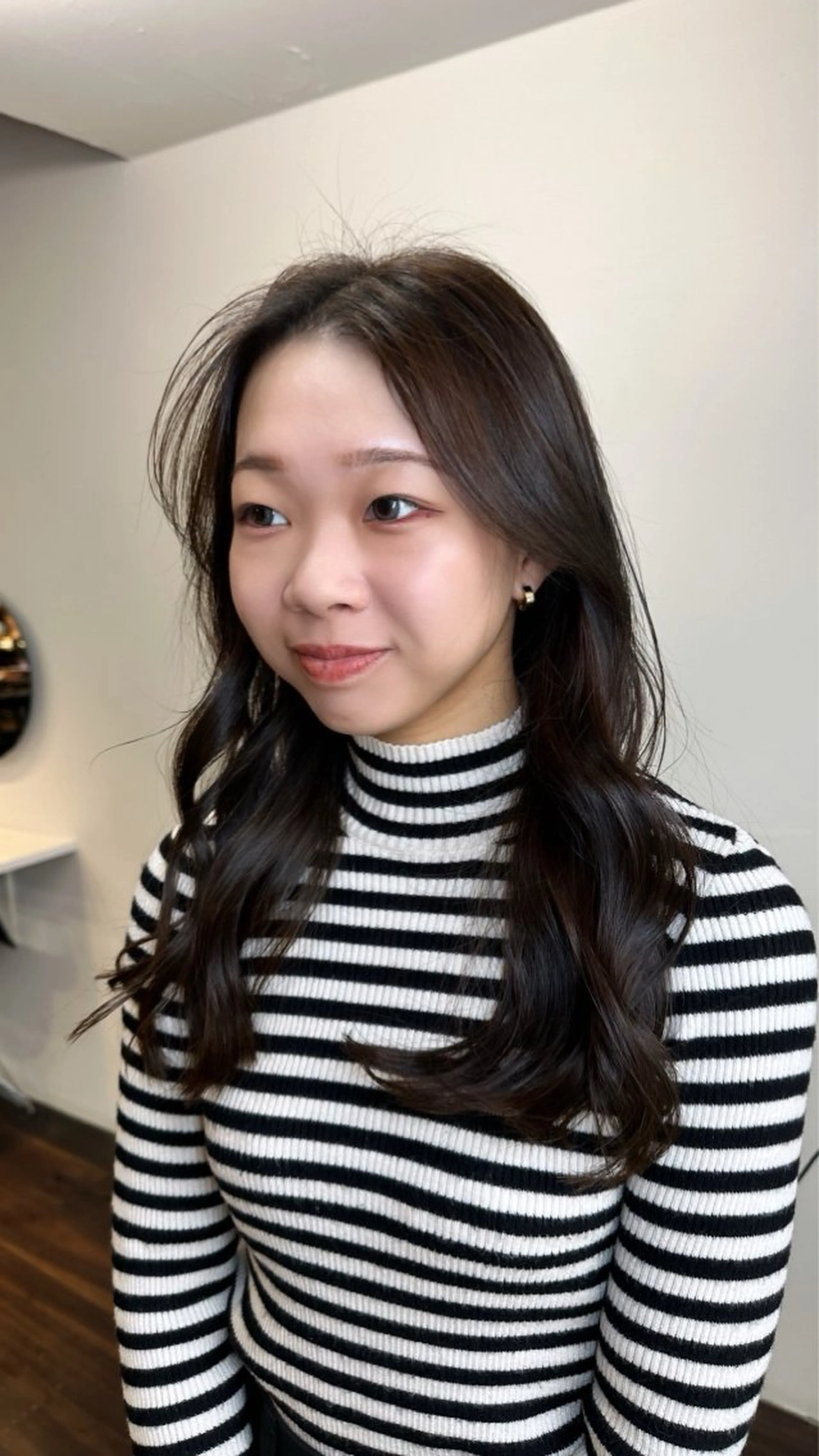 セミロング カット ヘアカラー トリートメント 艶髪カラー/レイヤ ー支持No.1renのヘアスタイル