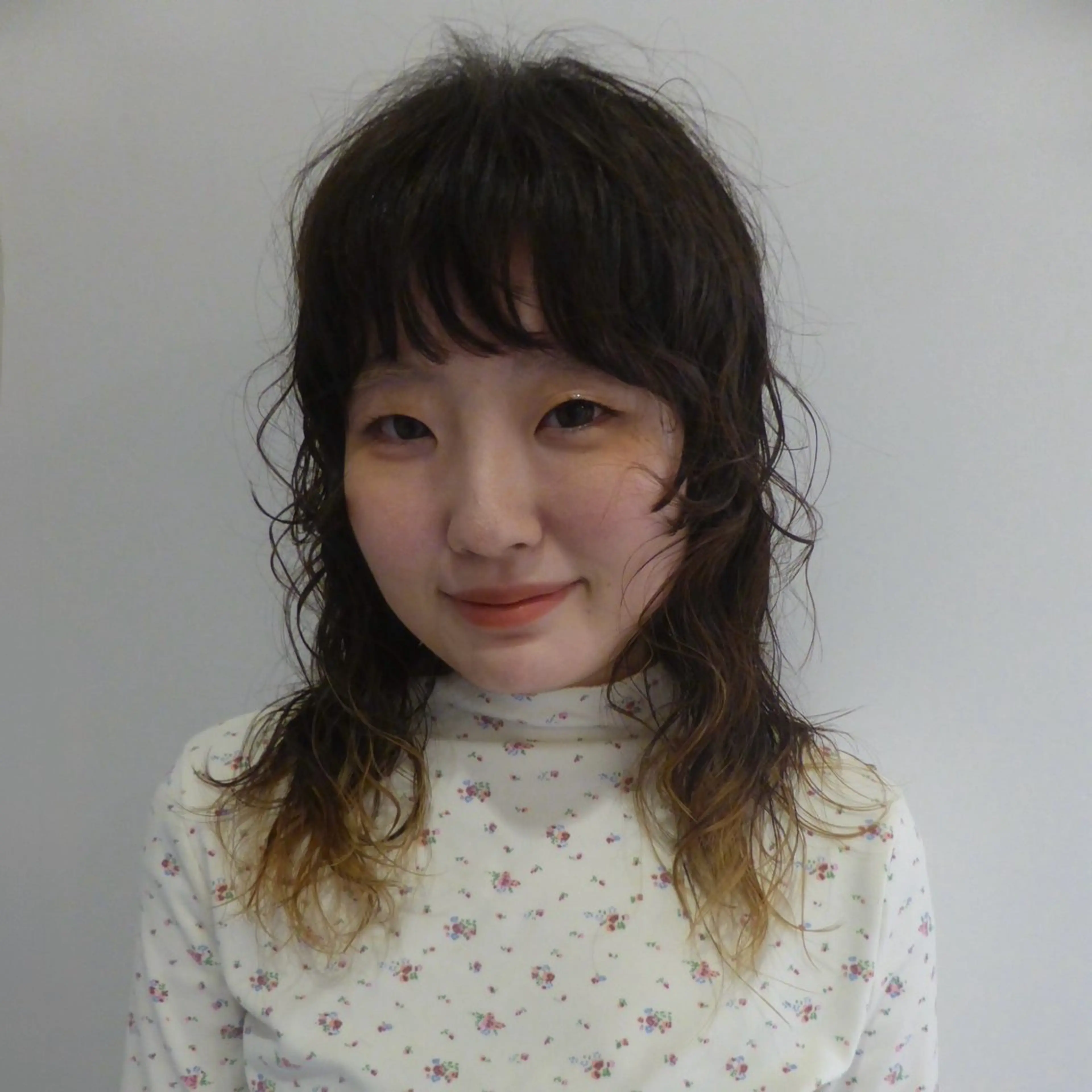 ミディアム パーマ パーマ 似合わせデザイン໒꒱ rioのヘアスタイル