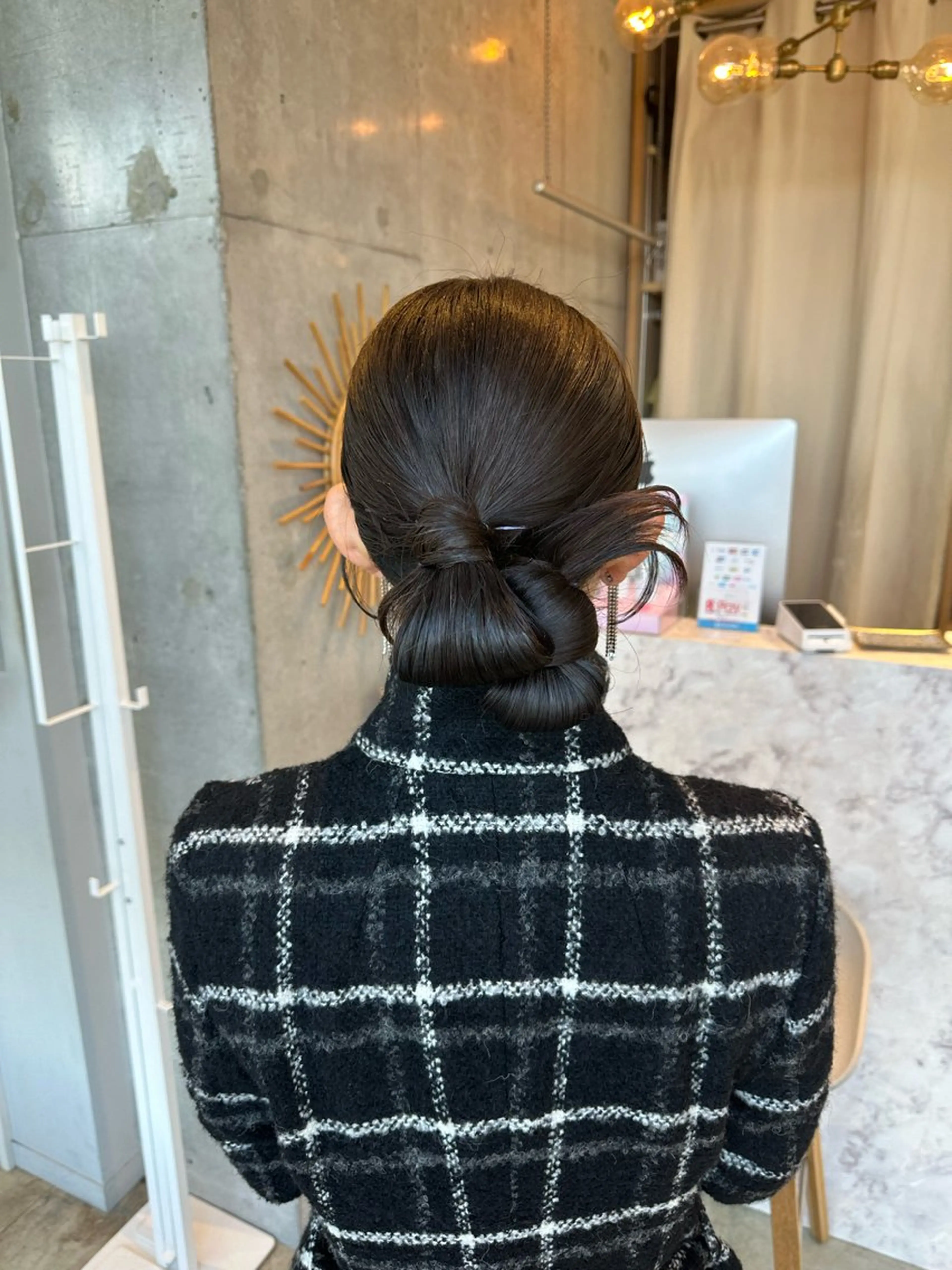 セミロング ヘアアレンジ お団子ヘア OLSEN D.B.A BALLOON HAIR所属・さとう あやかのヘアスタイル