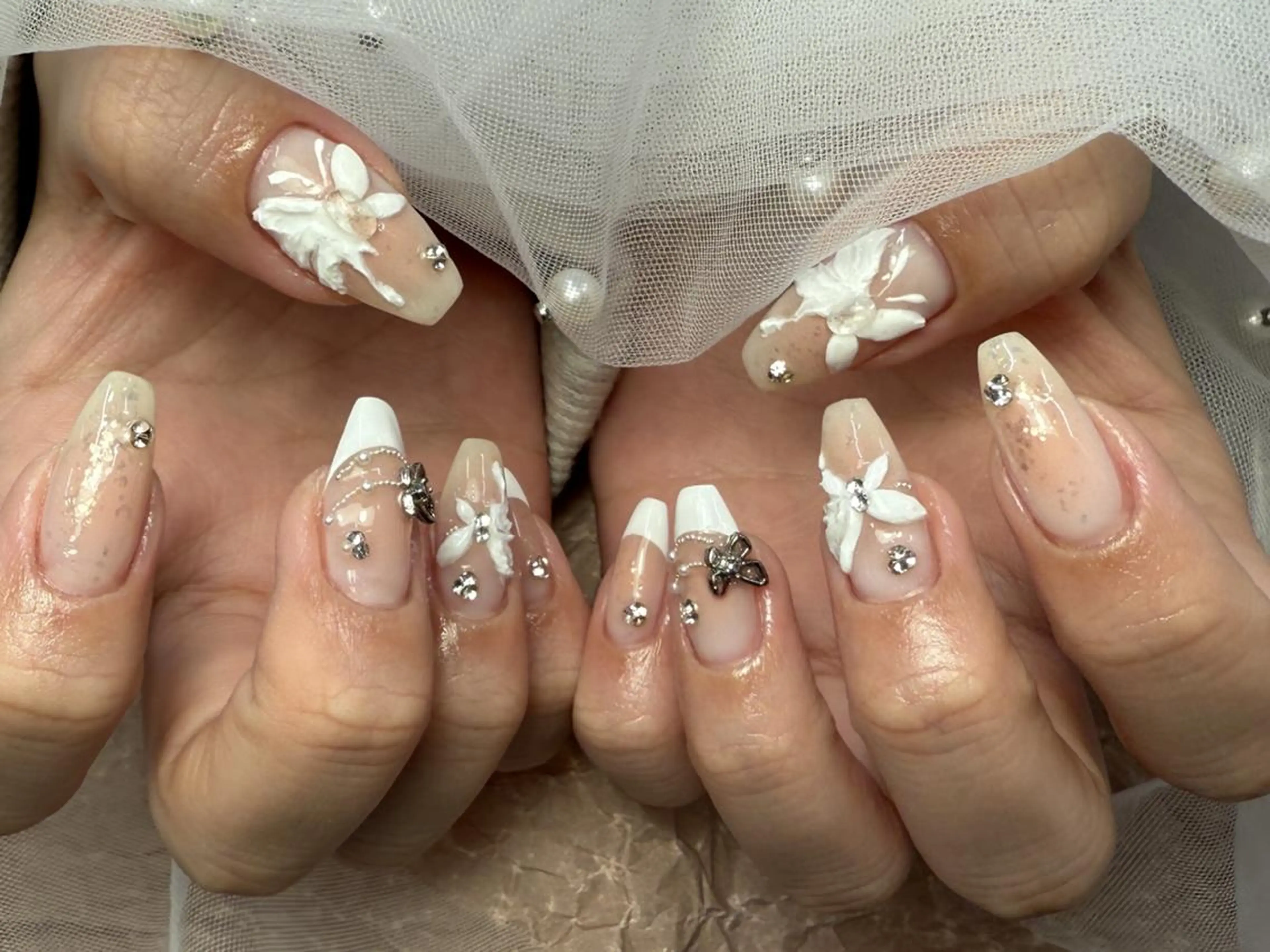 ネイル フラワーネイル ストーンネイル ハンドネイル ToliyDeliy Nail Salonのネイルデザイン