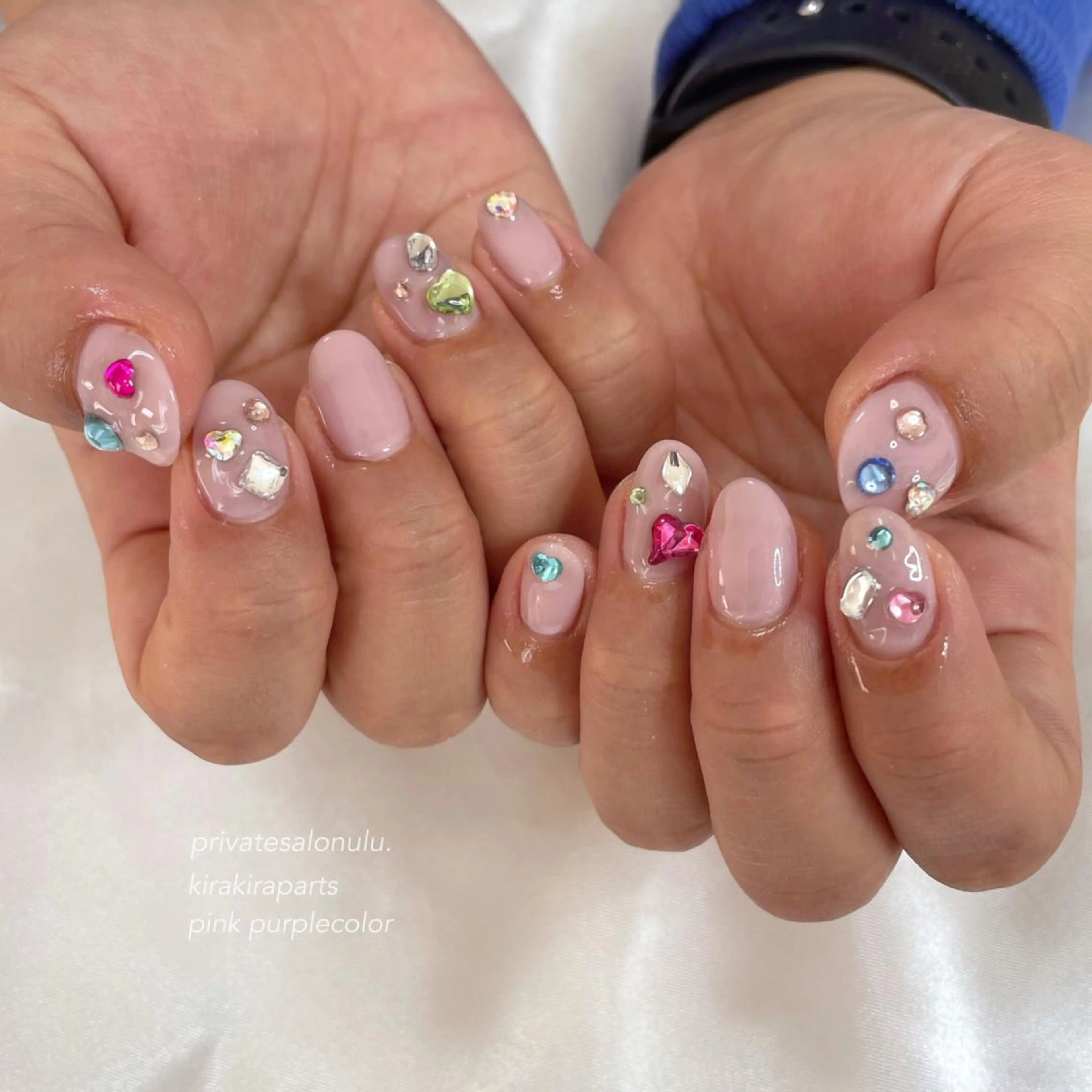 ネイル ストーンネイル private salon uluのネイルデザイン