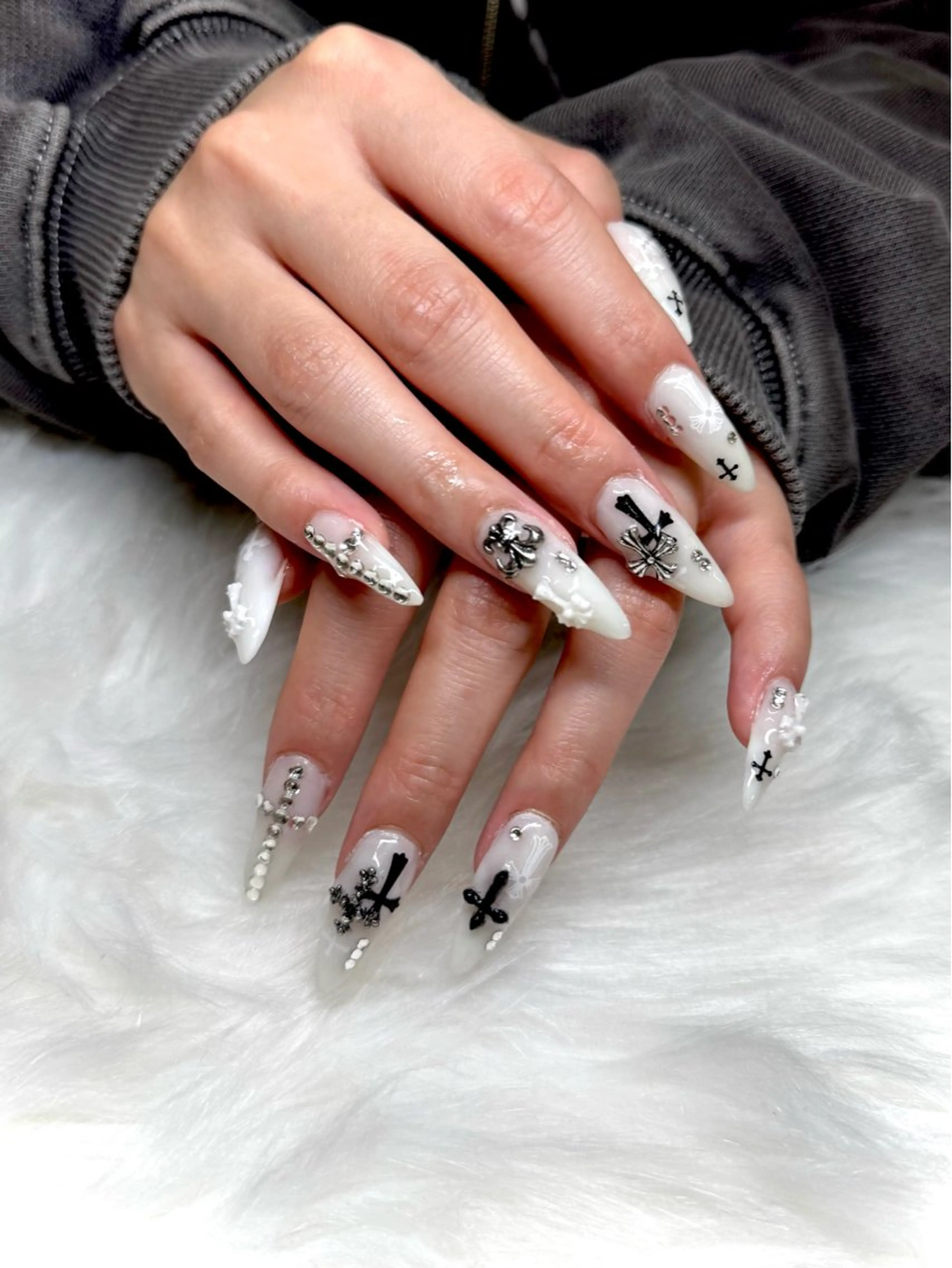 ネイル スカルプネイル ハンドネイル Nail salon LUCAS,K 《ネイルサロンルーカス》千葉中央 スカルプ所属・LUCAS 千葉 AOI💅🏾💕のネイルデザイン