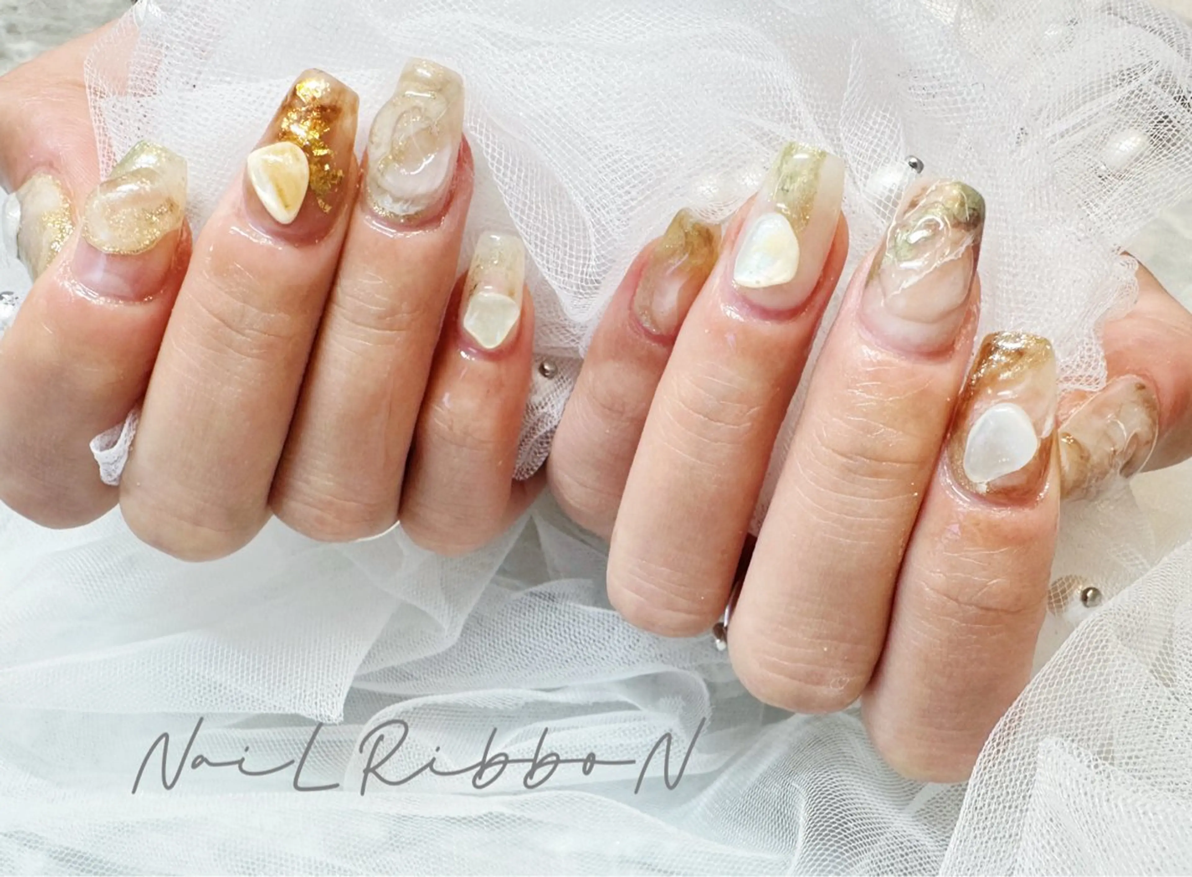 ネイル オーロラネイル 長さ出し フレンチネイル ガーリー キラキラネイル ネイルリボン 本家のネイルデザイン