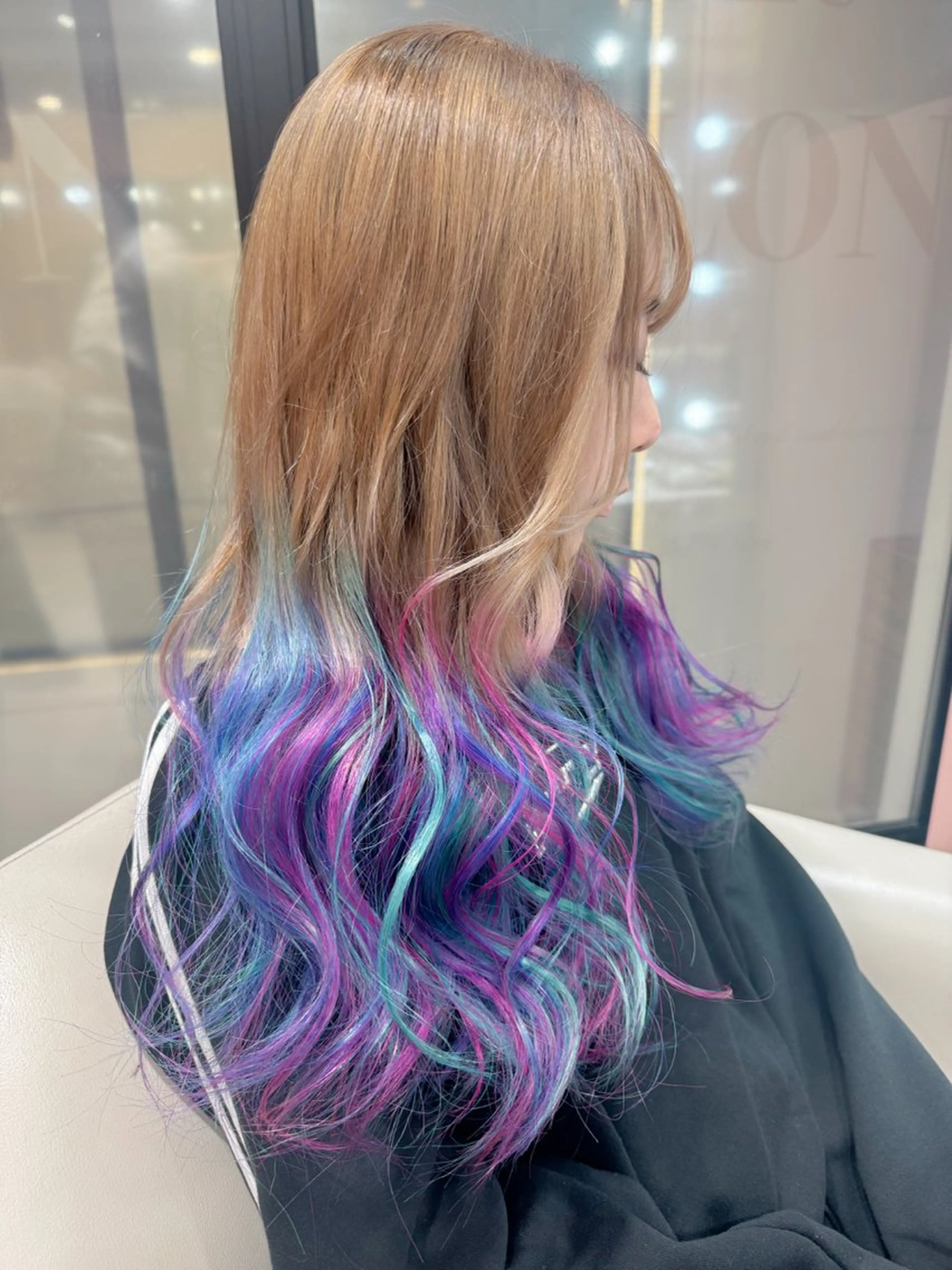 ロング カラー ミストバング ベージュカラー 抜きっぱなしブロンド ブロンド ブルーカラー ヘアカラー Chérie所属・Chérie 渋谷/カラーサロンのヘアスタイル