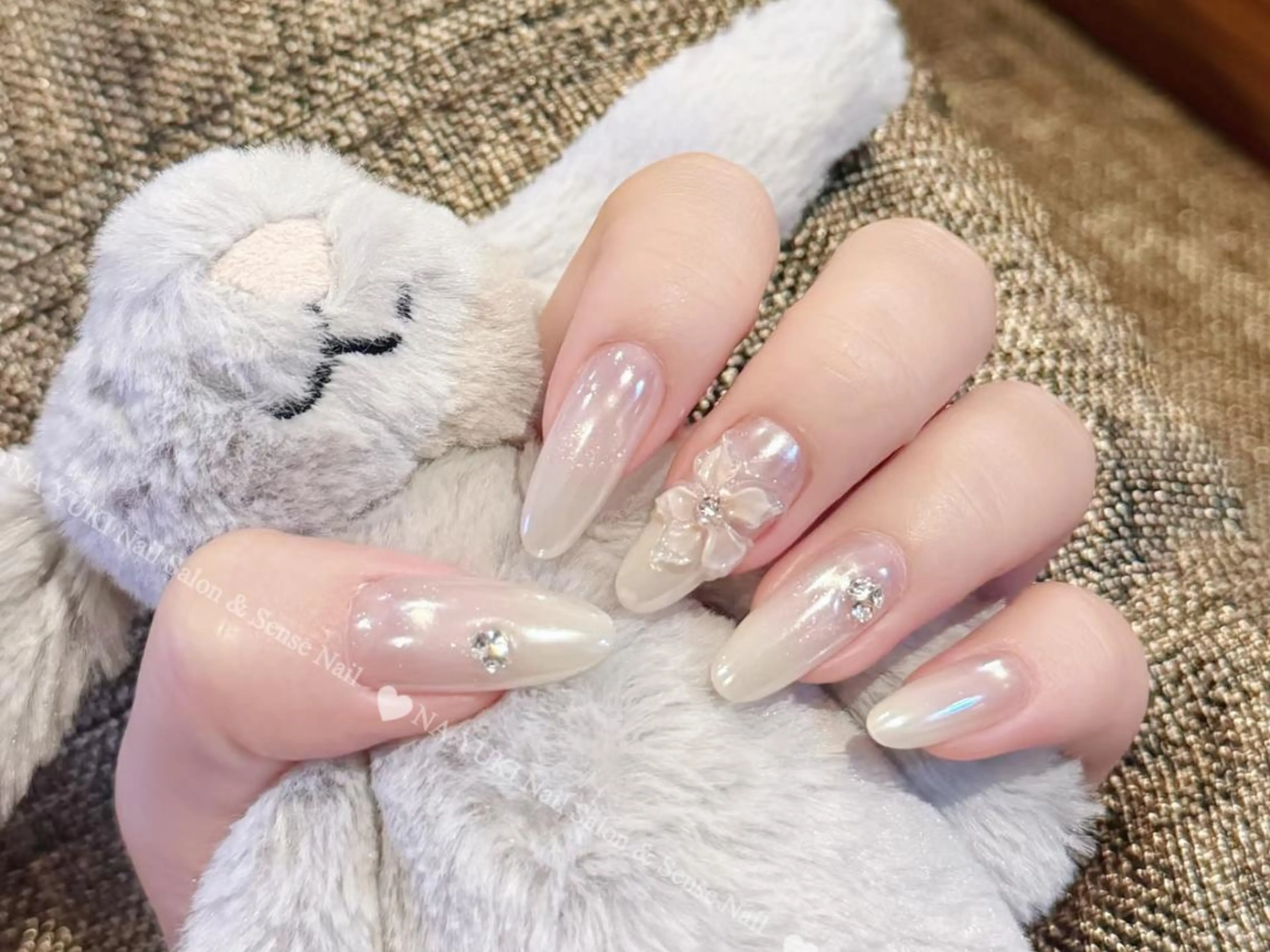 ネイル フラワーネイル グラデーション マグネットネイル ミディアムネイル ミラーネイル ハンドネイル ハンドケア Feliz nailのネイルデザイン