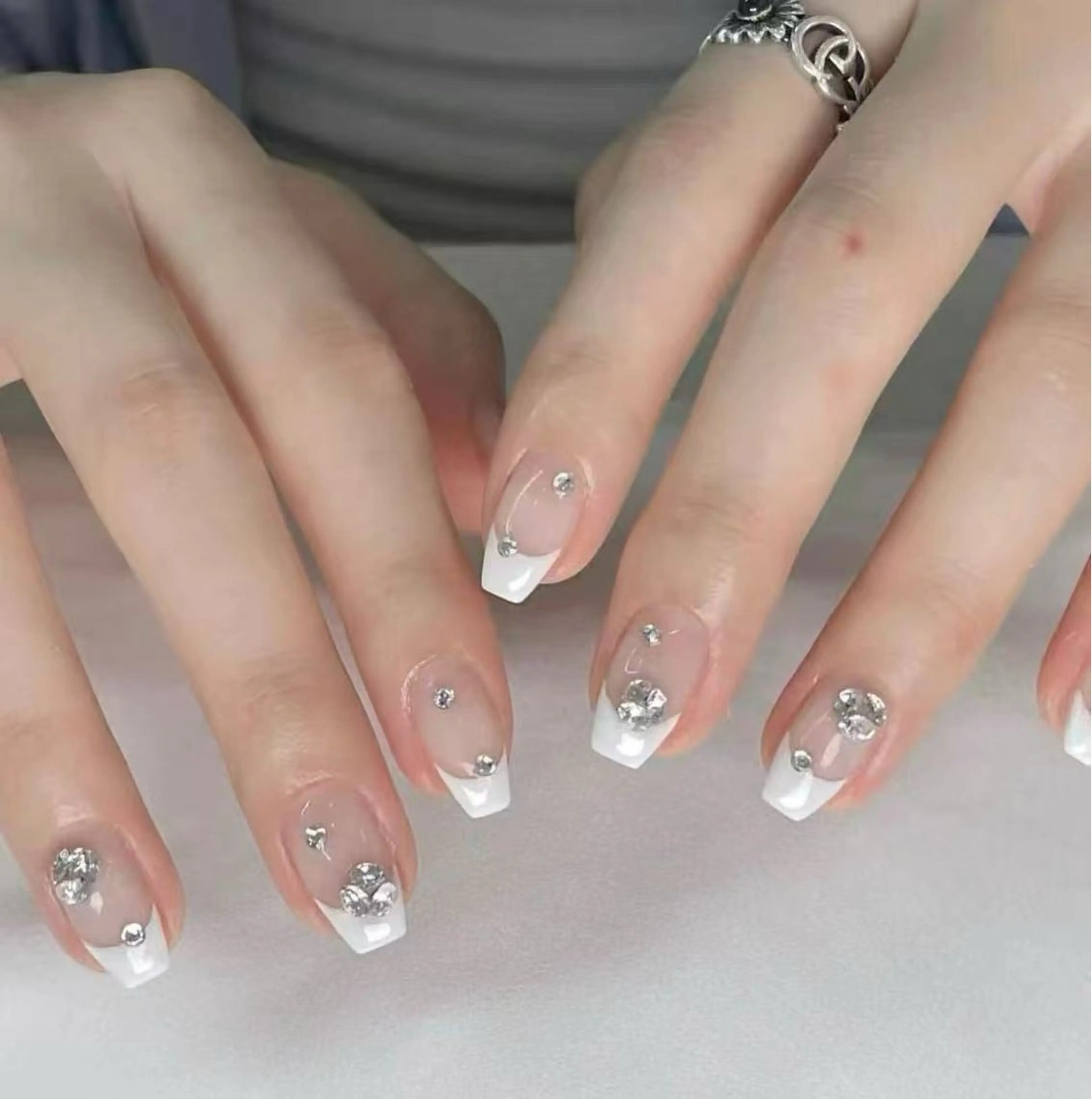 ネイル フラワーネイル フレンチネイル ジェルネイル ガラスフレンチ ハート ハンドネイル BabyYouMi nailのネイルデザイン