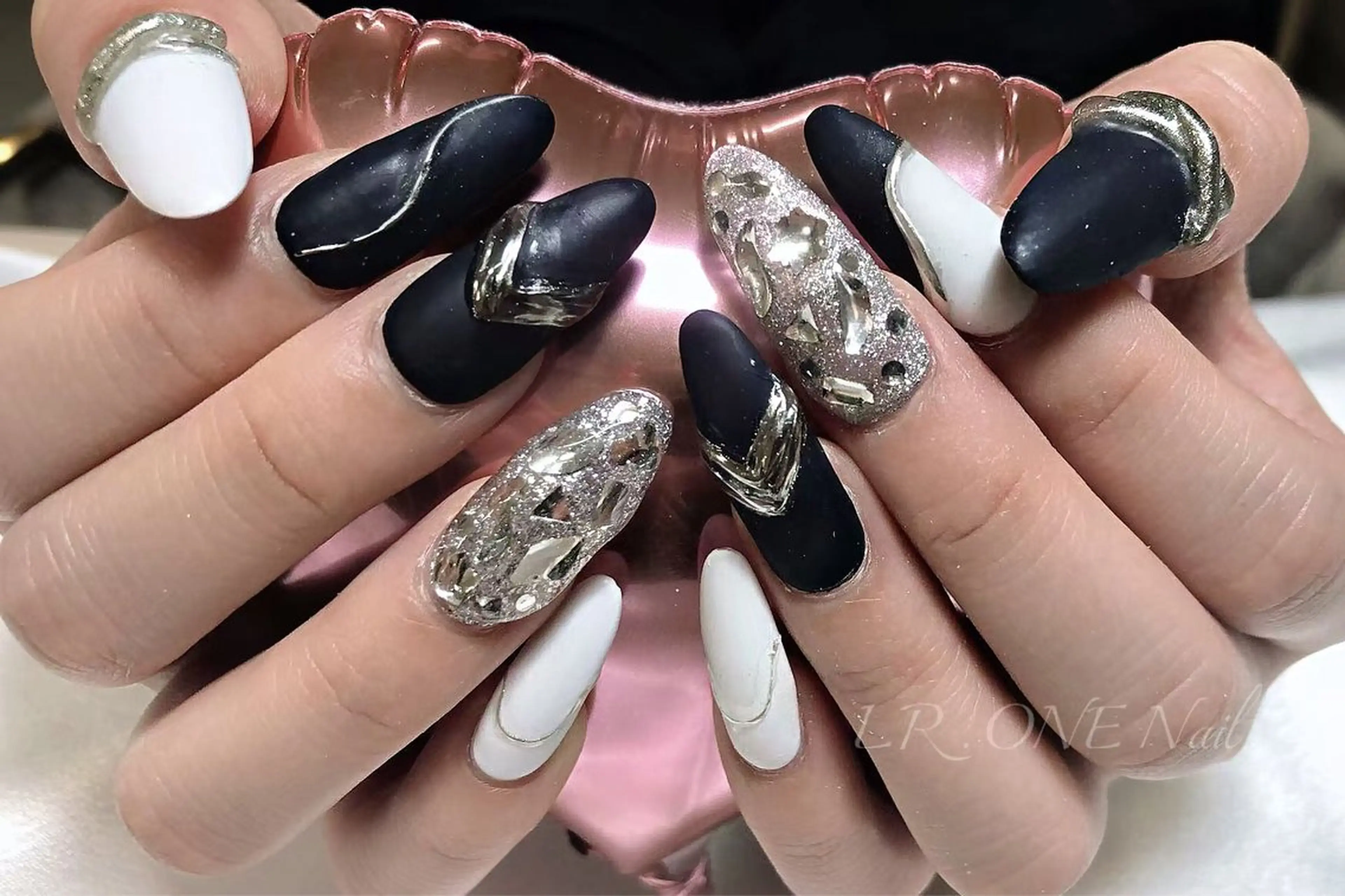 ネイル LR.ONE ヨウのネイルデザイン