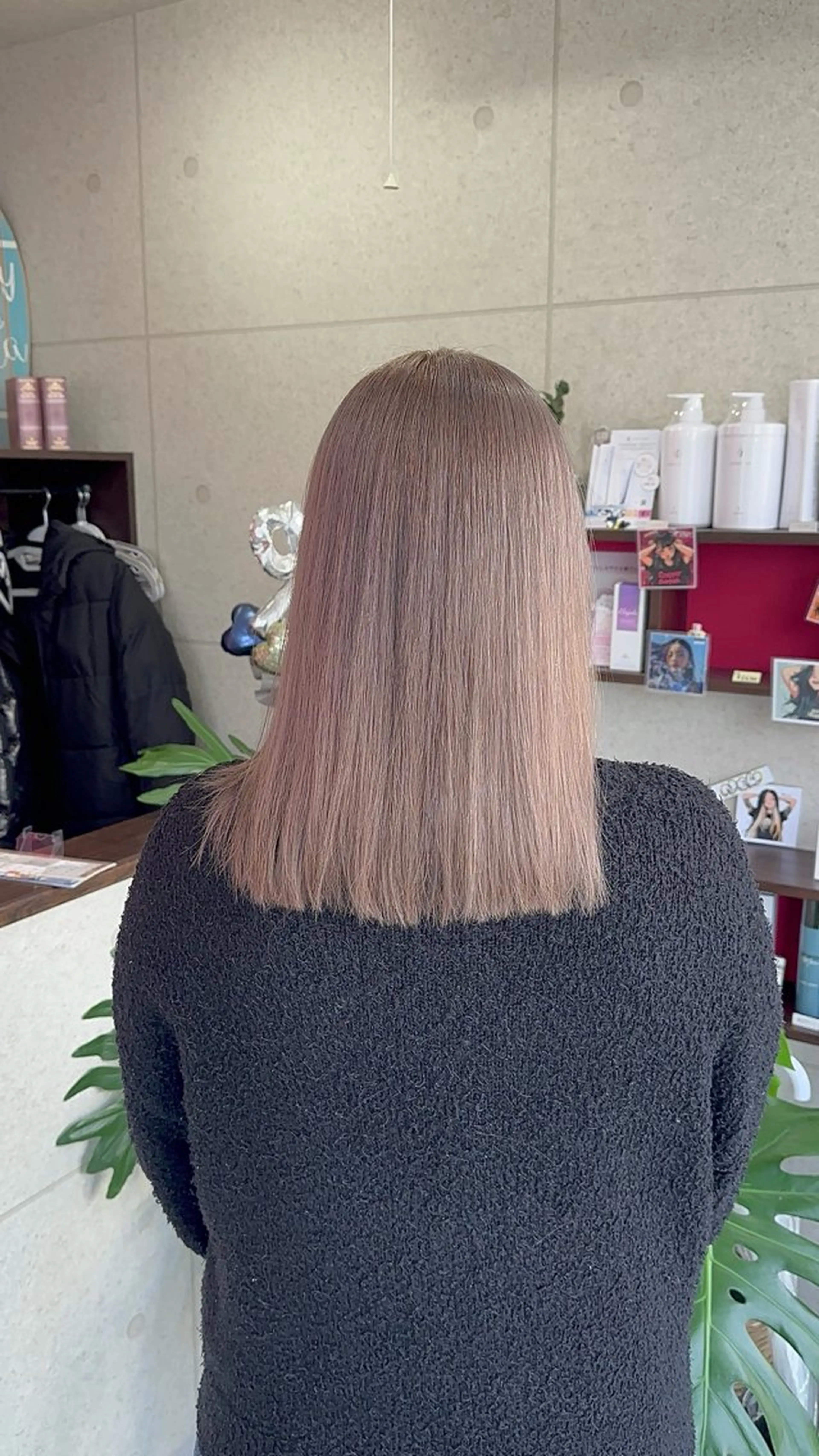 セミロング カラー ベージュカラー ハイトーンカラー ミルクティーベージュ ANNDER所属・遠藤惟斗/自由が丘/ 透明感カラー/パーマのヘアスタイル