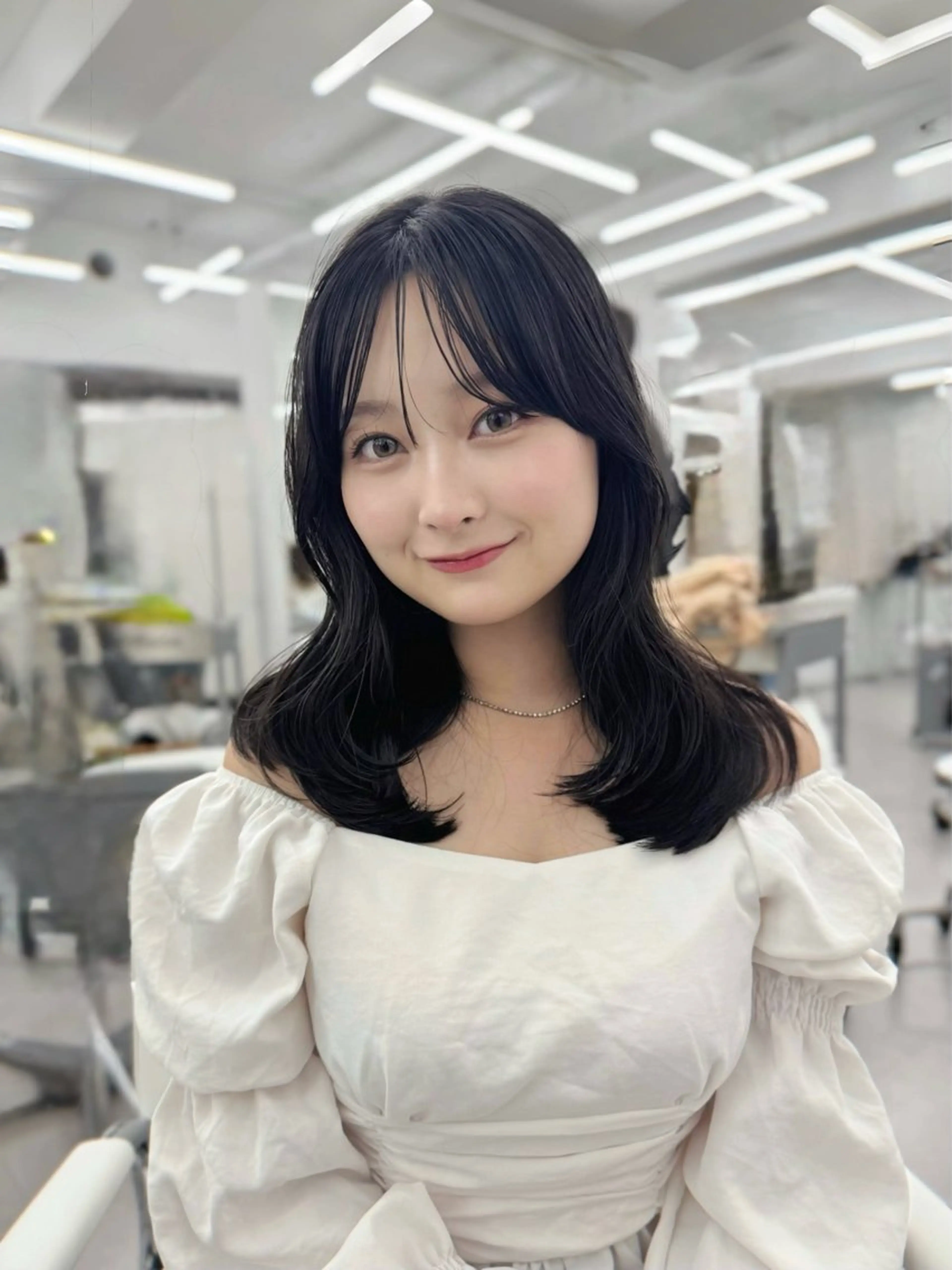 セミロング レイヤーカット 透明感カラー✨🩵 韓国ヘアkanatoのヘアスタイル