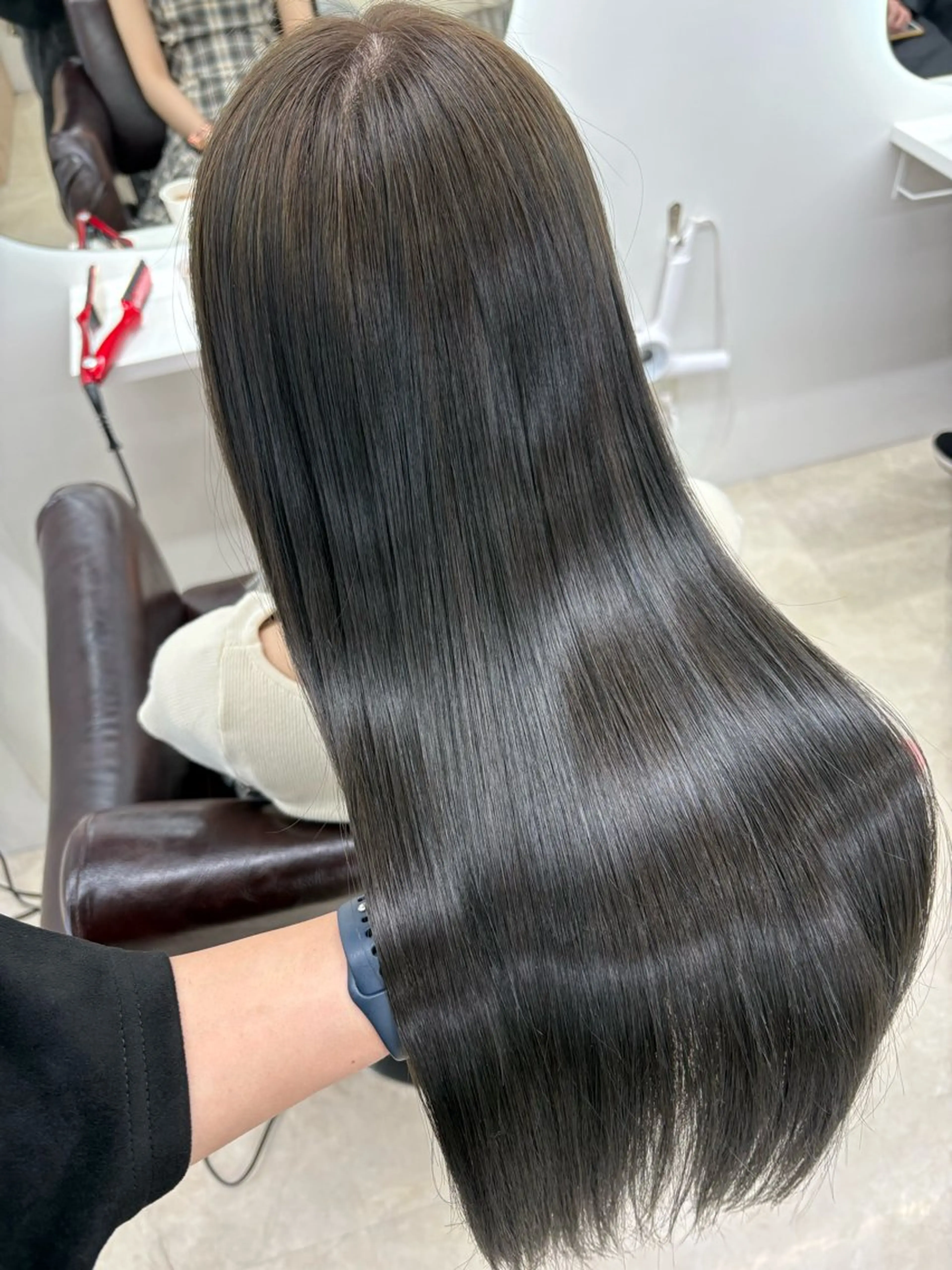 ミディアム カラー ヘアカラー 縮毛矯正 新宿/韓国ヘア/ 髪質改善ストレートのヘアスタイル