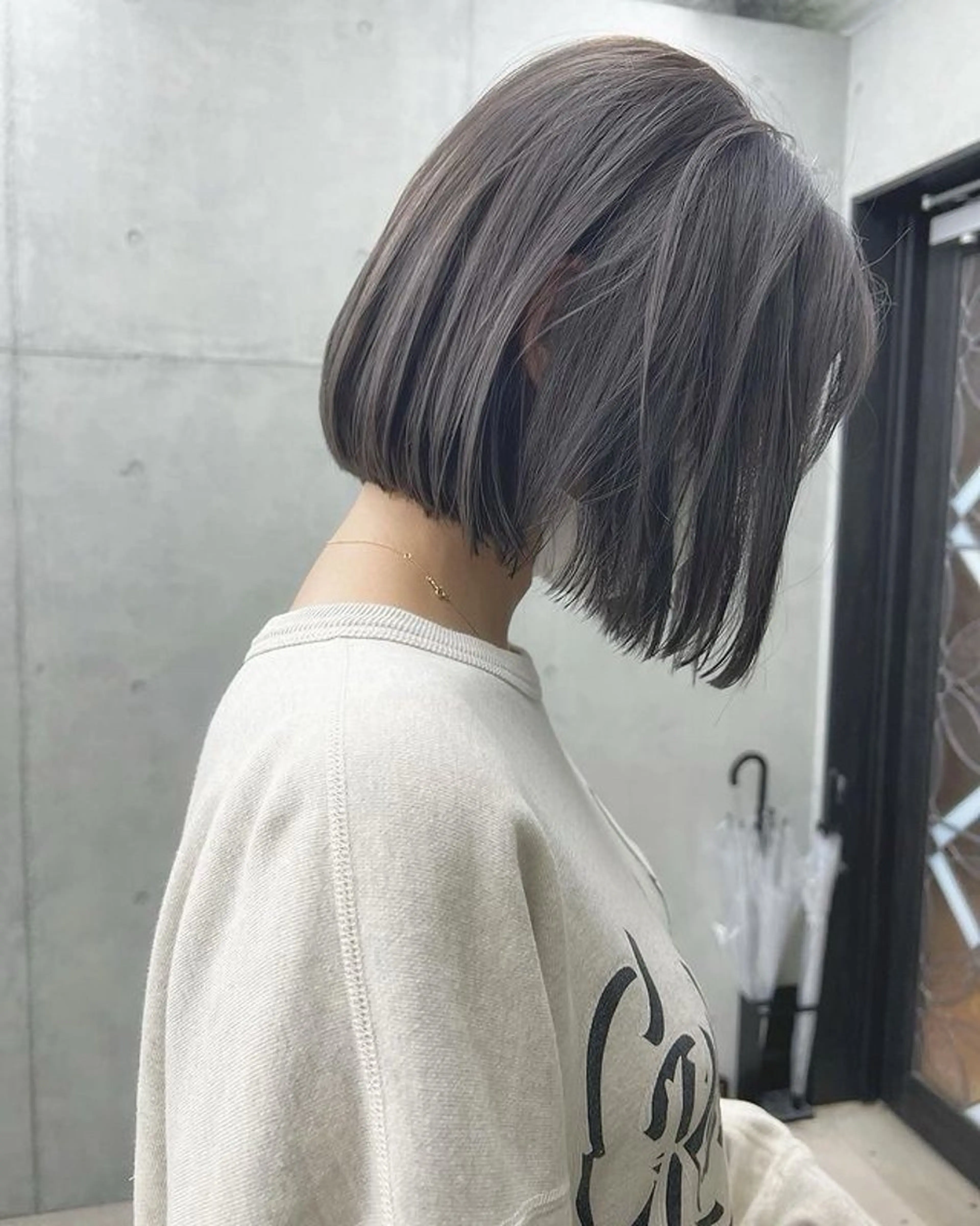カラー グレージュ シルバー ナチュラルなヘア /ヨシダトモキのヘアスタイル