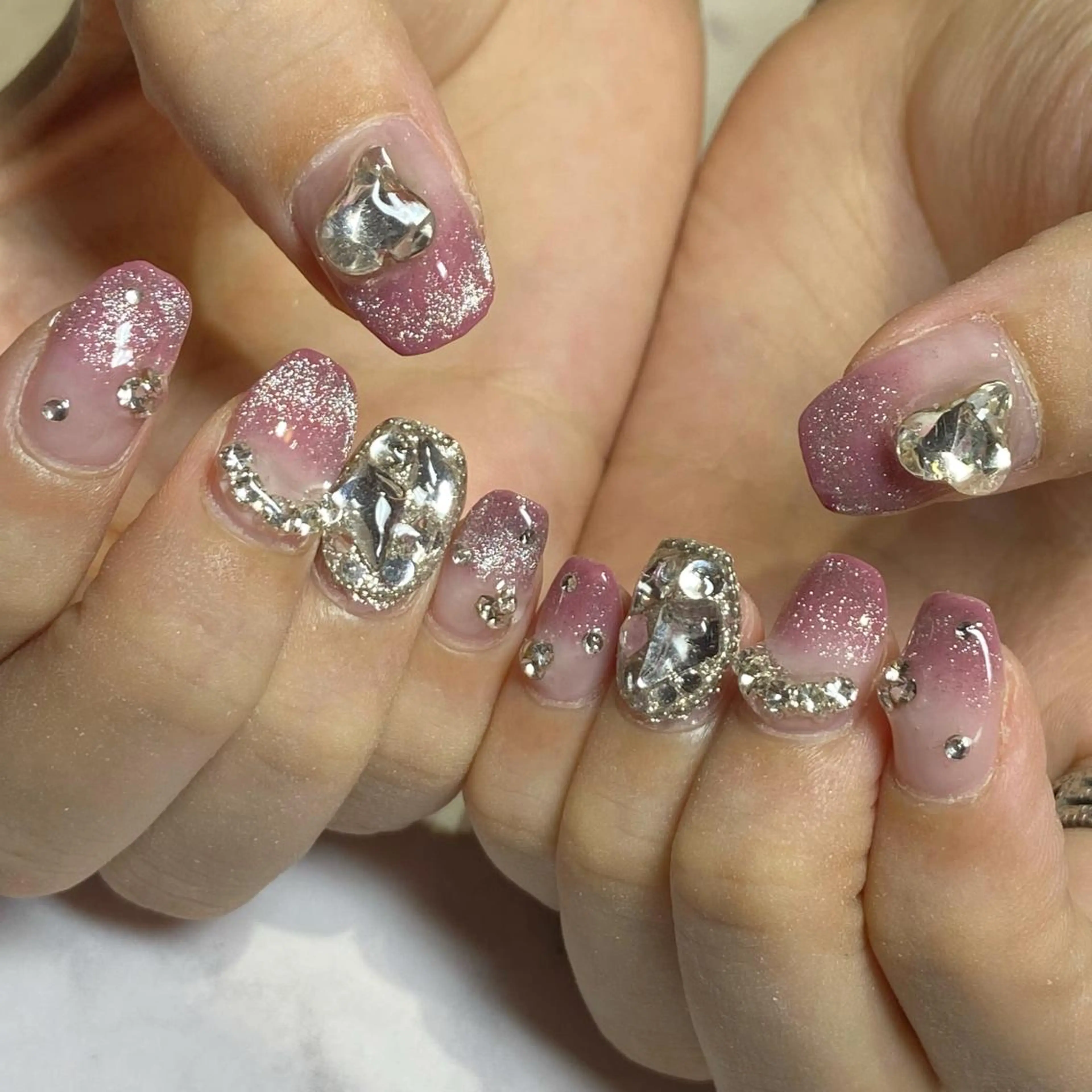 ネイル ジェルネイル YUN 💅のネイルデザイン