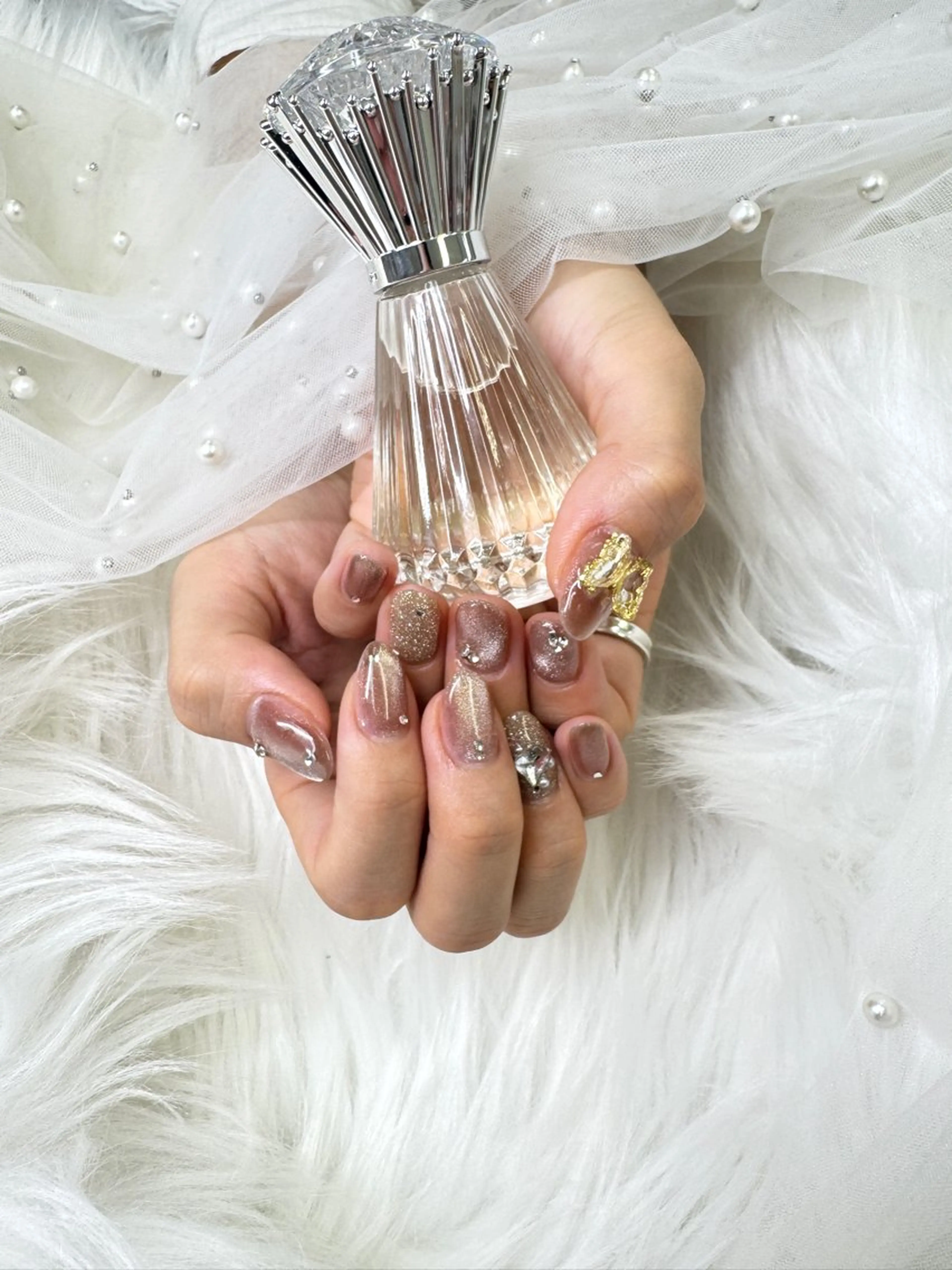 ネイル 長さ出し フレンチネイル ジェルネイル ガラスフレンチ マグネットネイル クイーンズネイル銀座所属・Queeens nailのネイルデザイン