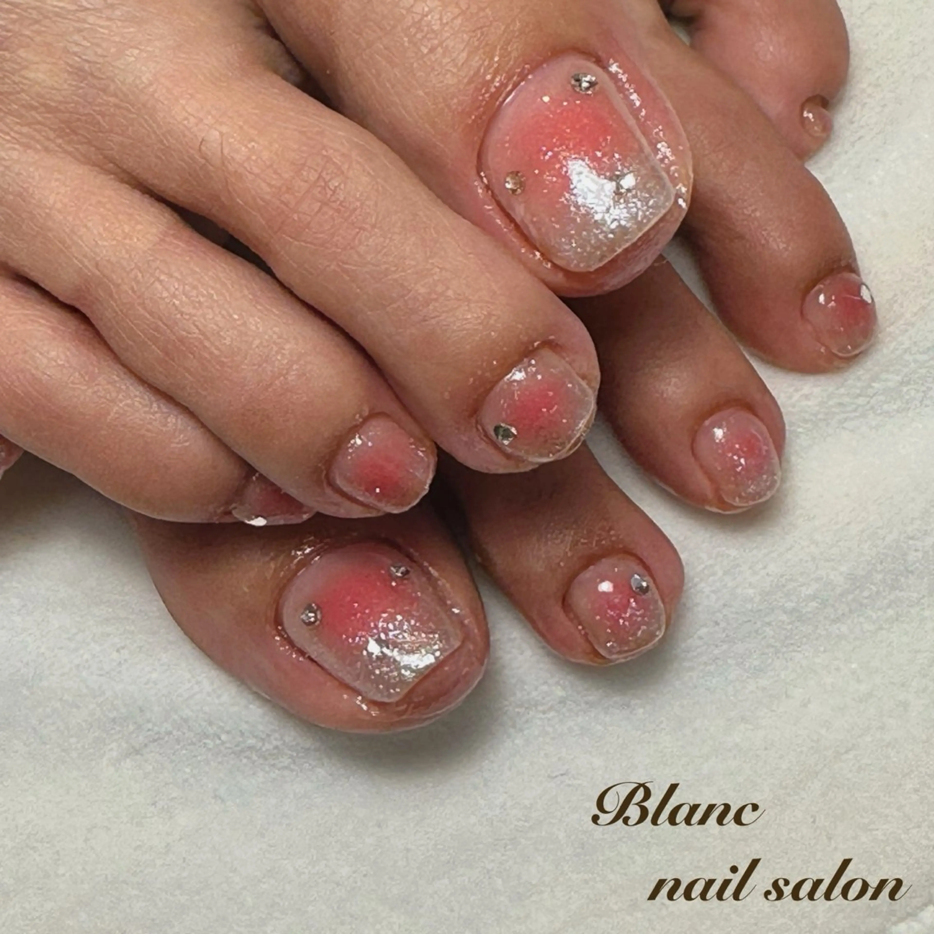 ネイル チークネイル フットネイル Blanc ブランのネイルデザイン