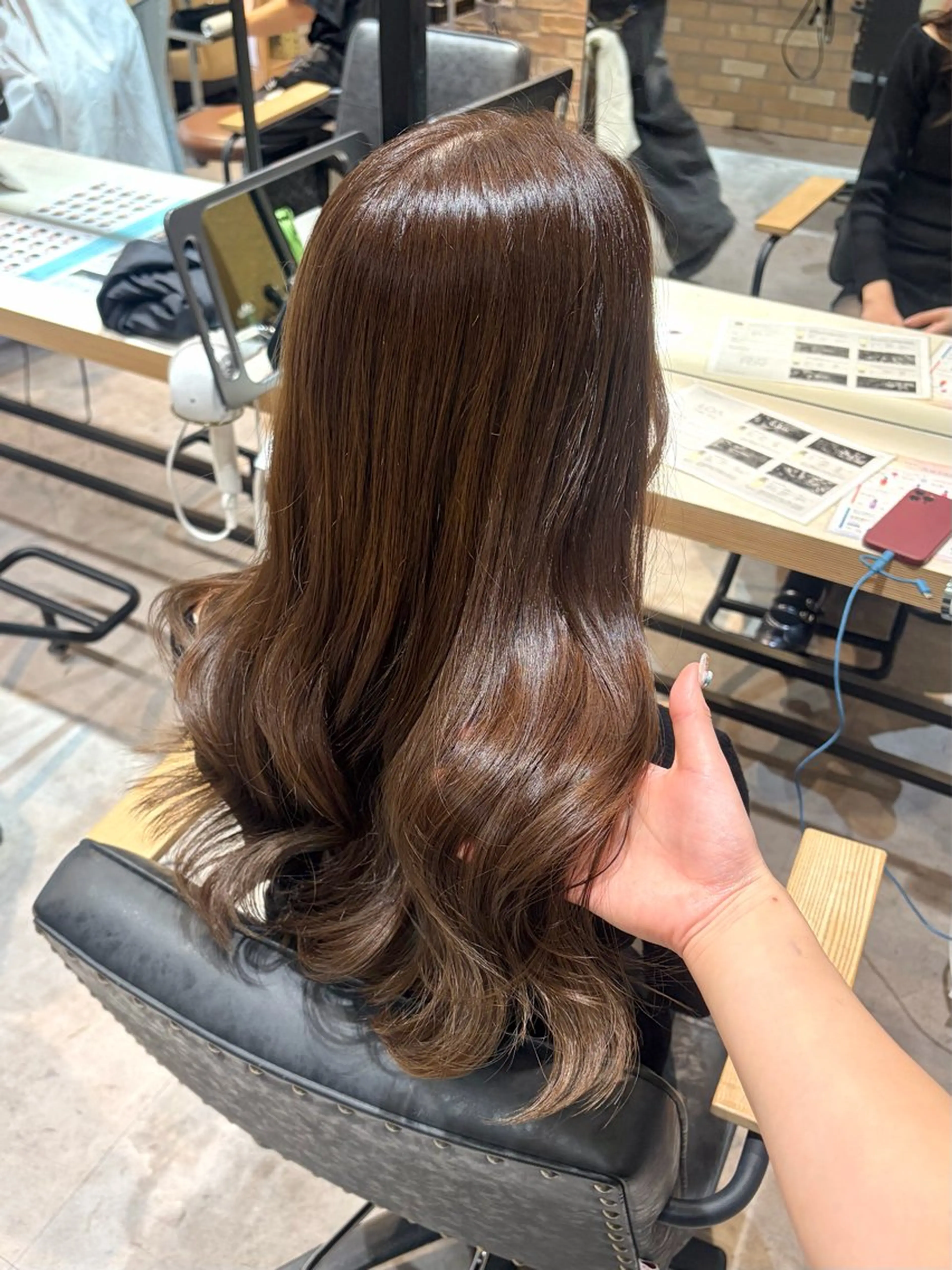 ロング カラー ベージュカラー カット ヘアカラー レイヤースタイル COCORO 🎀のヘアスタイル