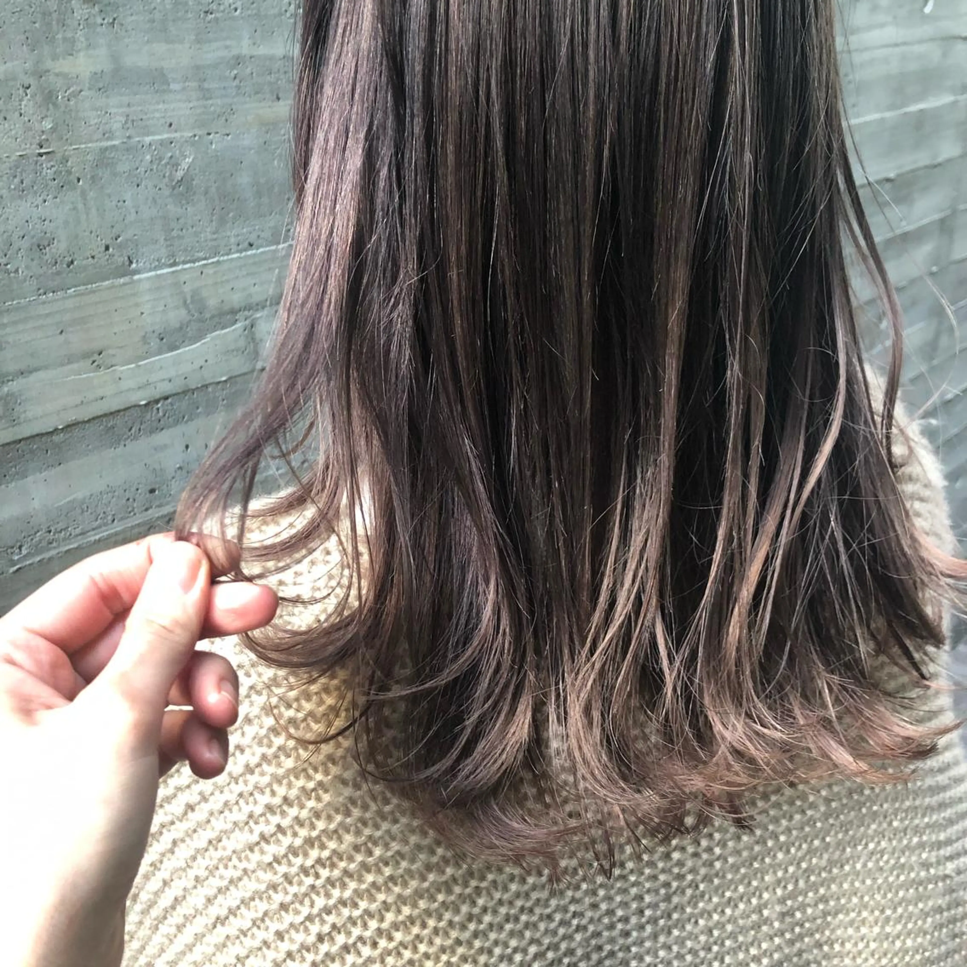 セミロング カラー パーマ ヘアアレンジ ベージュカラー ブリーチ ラベンダーカラー ラベンダーベージュ apish aoyama所属・武 愛子の眉毛・アイブロウイメージ