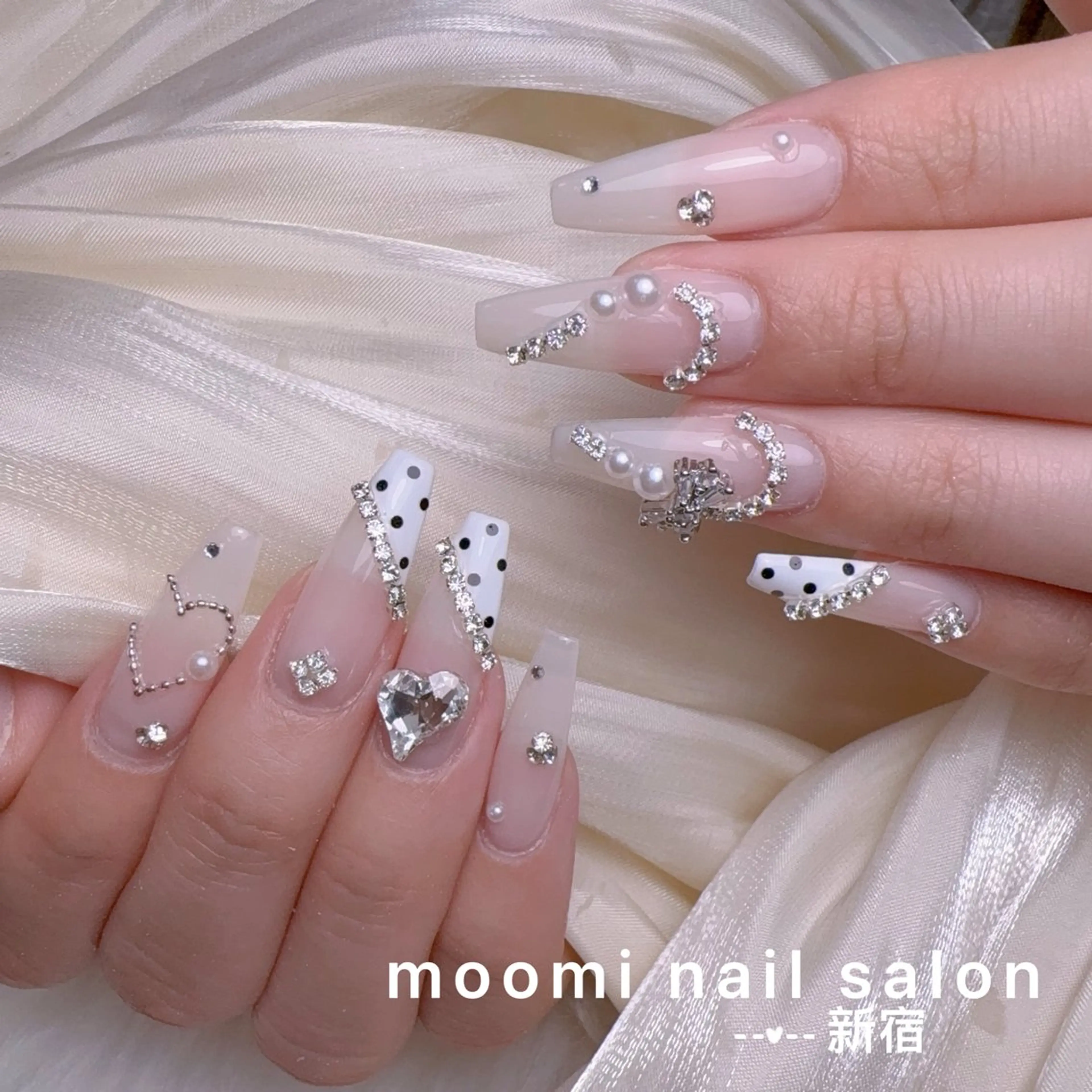 ネイル チークネイル フレンチネイル ジェルネイル グラデーション ハート ハンドネイル moomi nail スカルプ専門のネイルデザイン